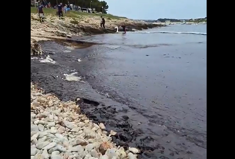 onesnaženje premantura morje