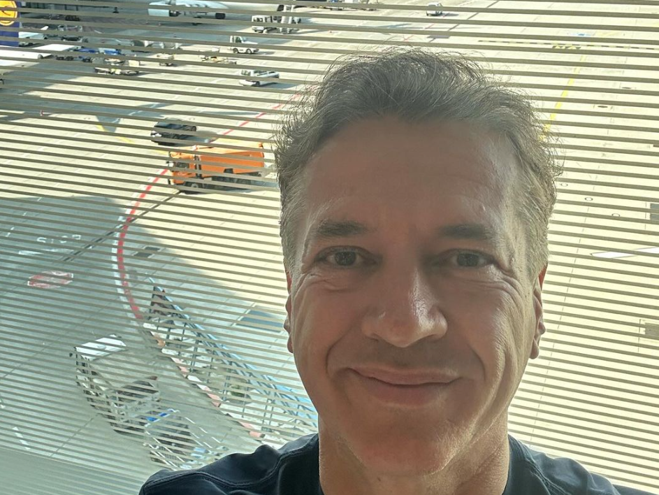 robert golob, letališče