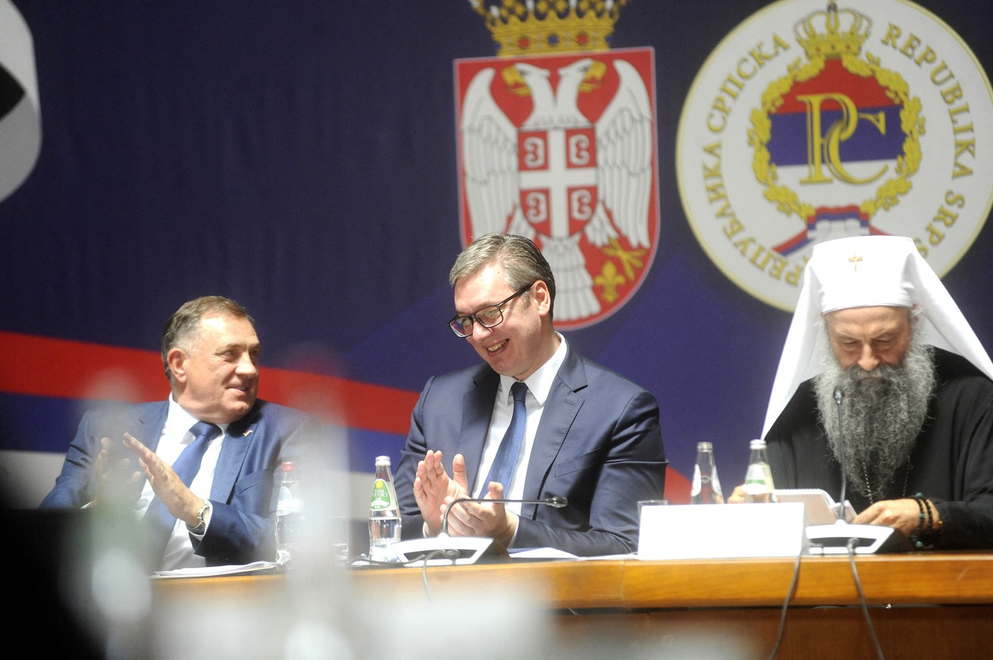 Vsesrbski zbor, Milorad Dodik, Aleksandar Vučić