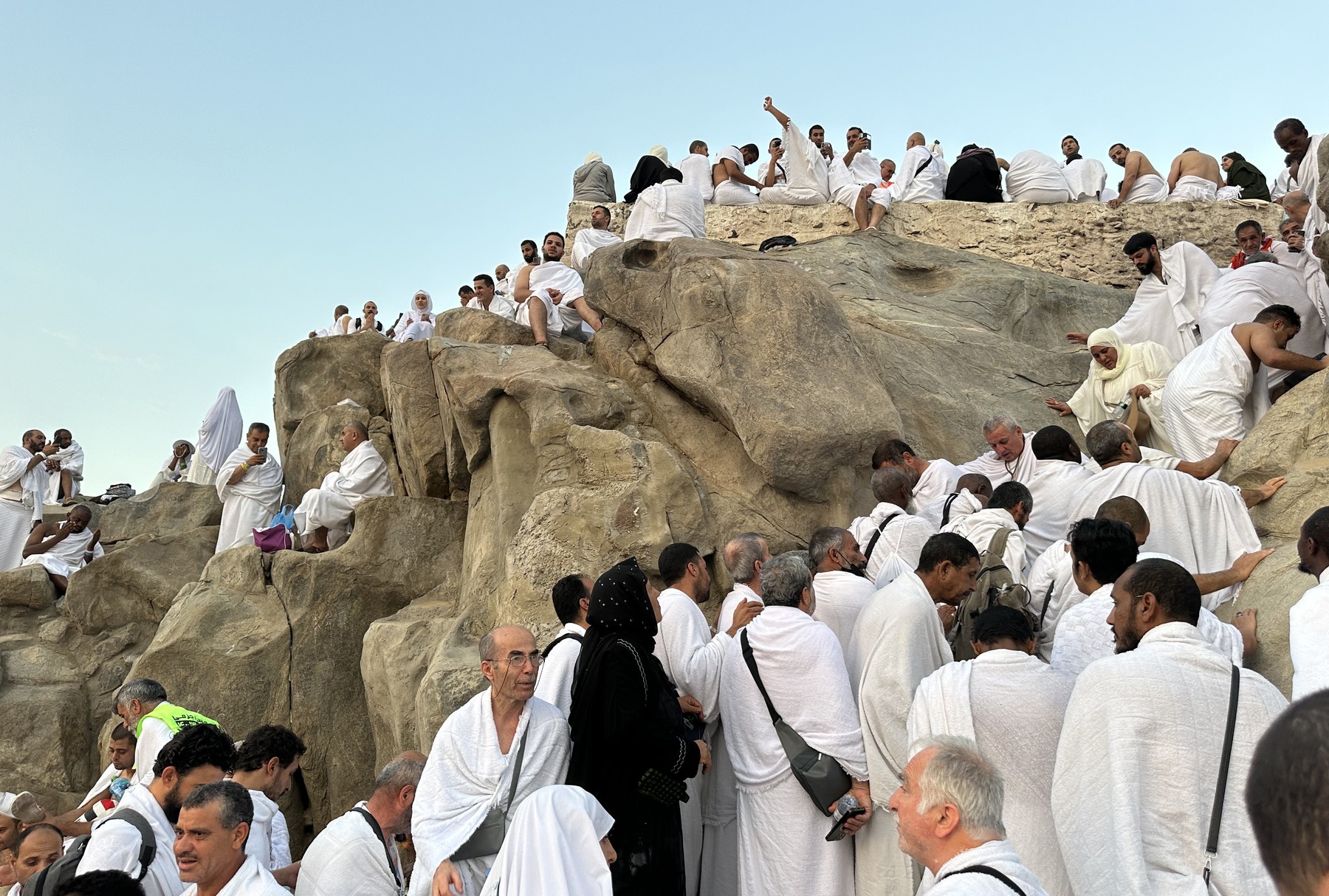 Po sestopu z gore Arafat bodo romarji v nedeljo opravili tradicionalno kamenjanje hudiča v Mini (Foto: PROFIMEDIA)