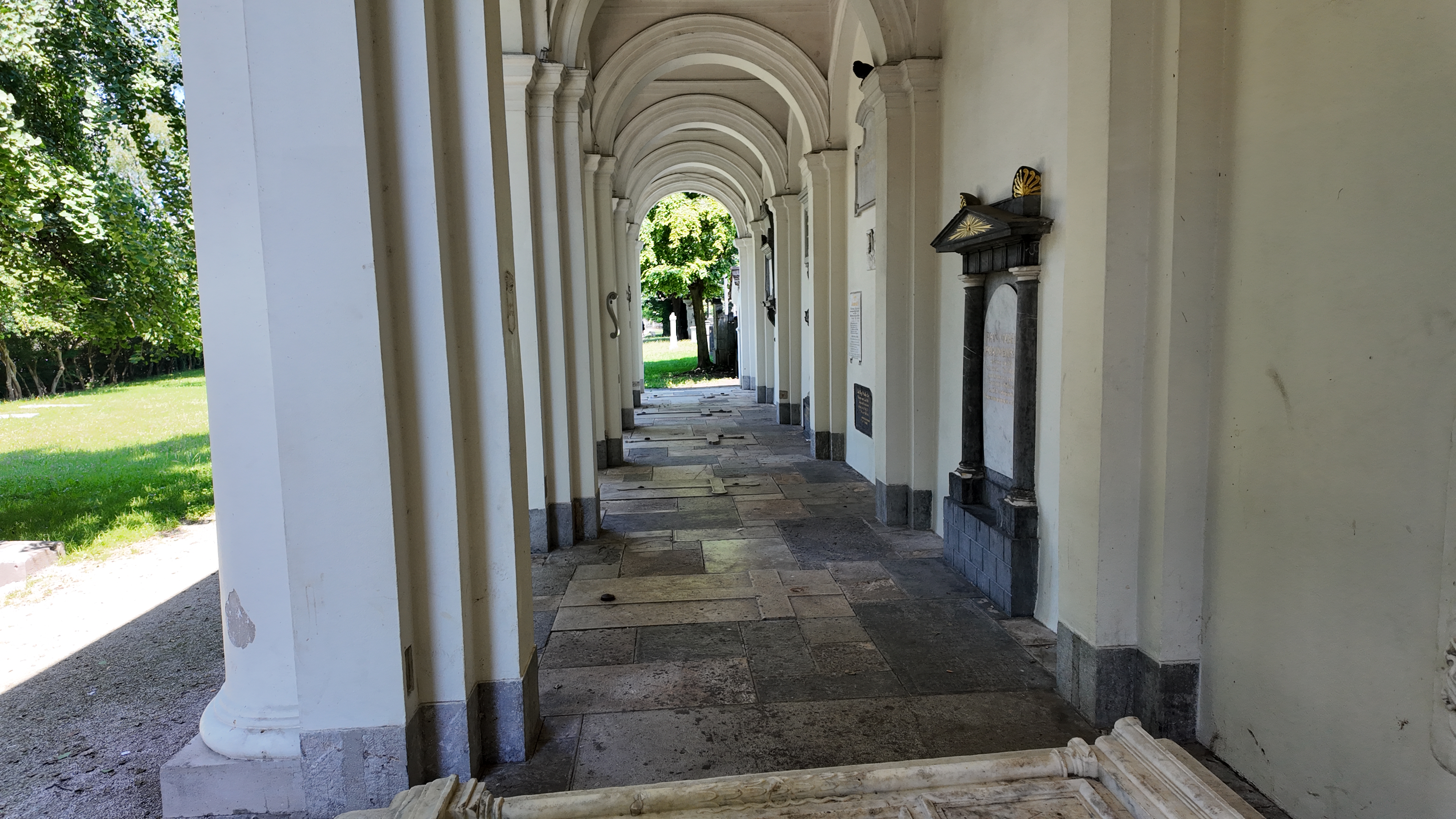 Uživanje trdih drog v Spominskem parku Navje v Ljubljani. (Foto: Denis Sadiković/N1)