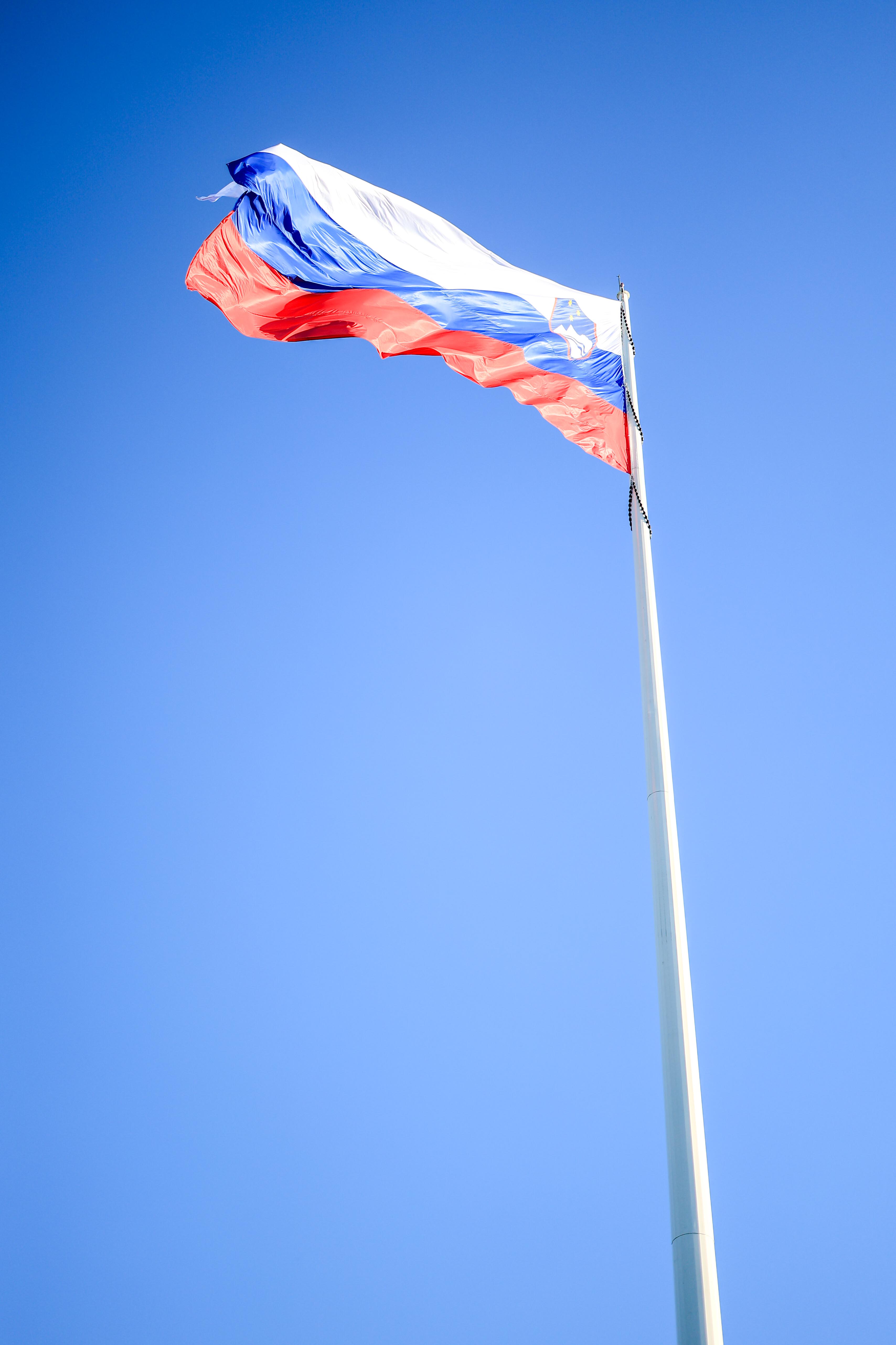 Dvig zastave Republike Slovenije na najvišji drog v SLoveniji