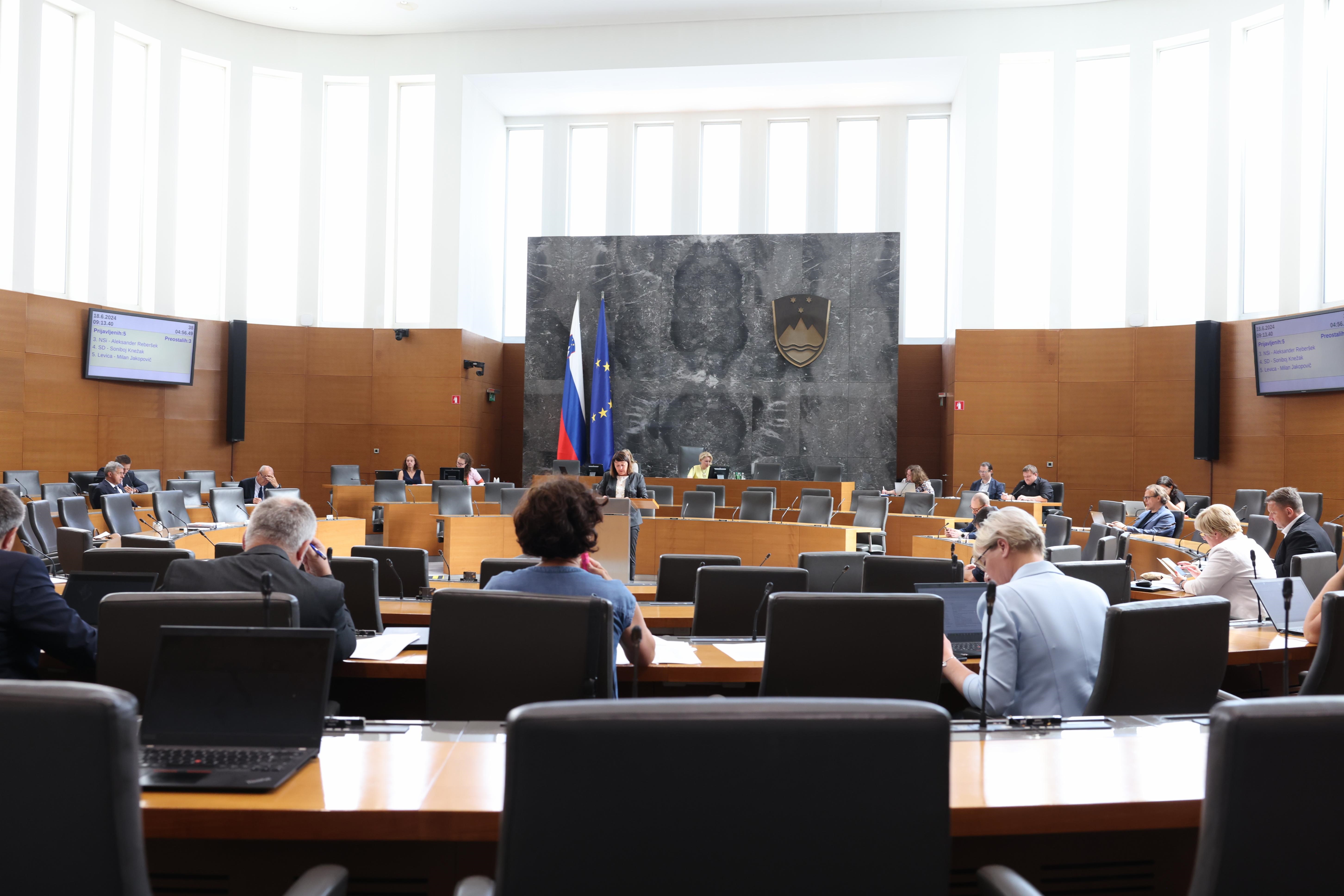 poslanci, državni zbor