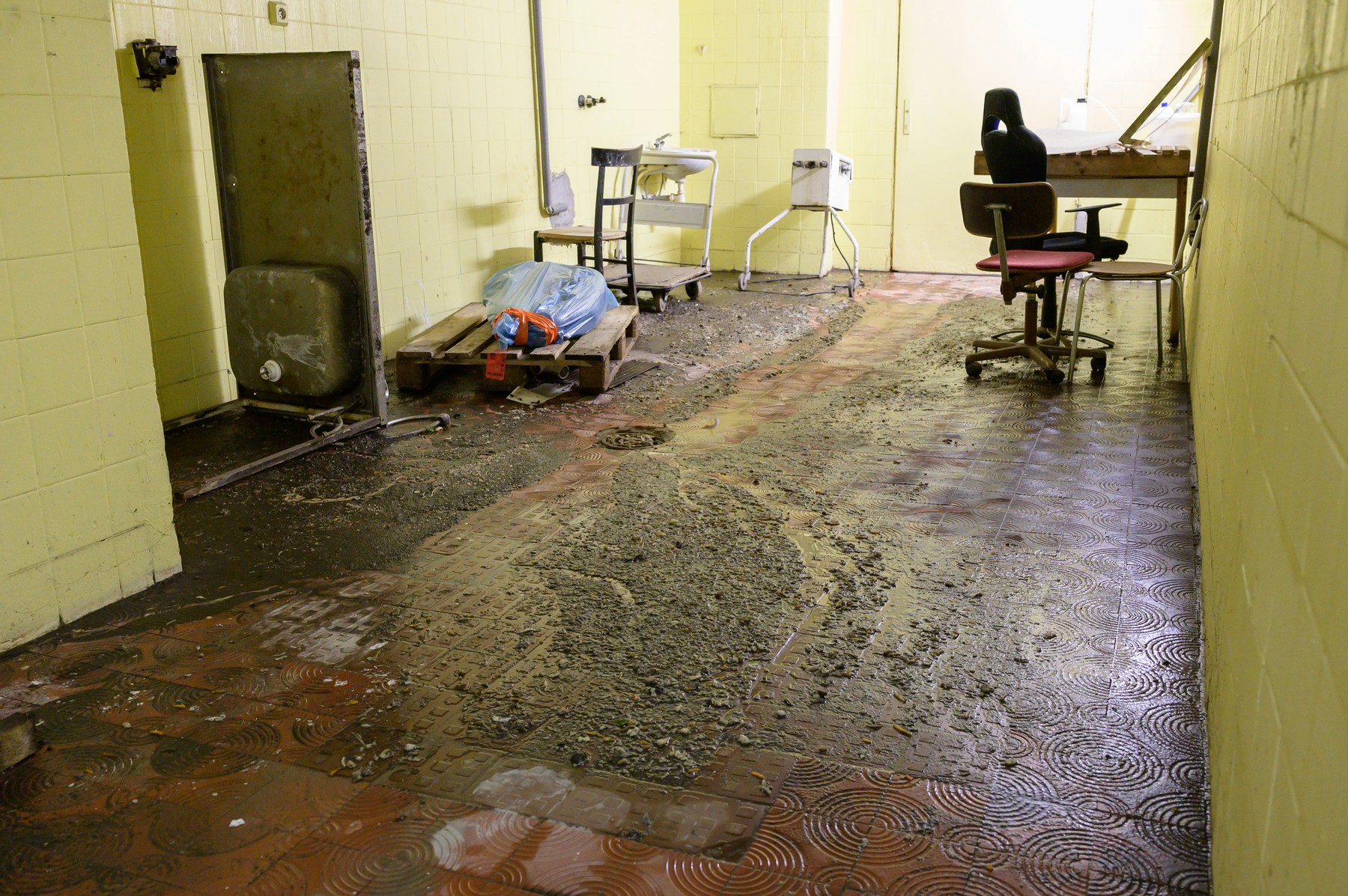 V Slovaškem kraju Nove Zamky je močno deževje ohromilo bolnišnico