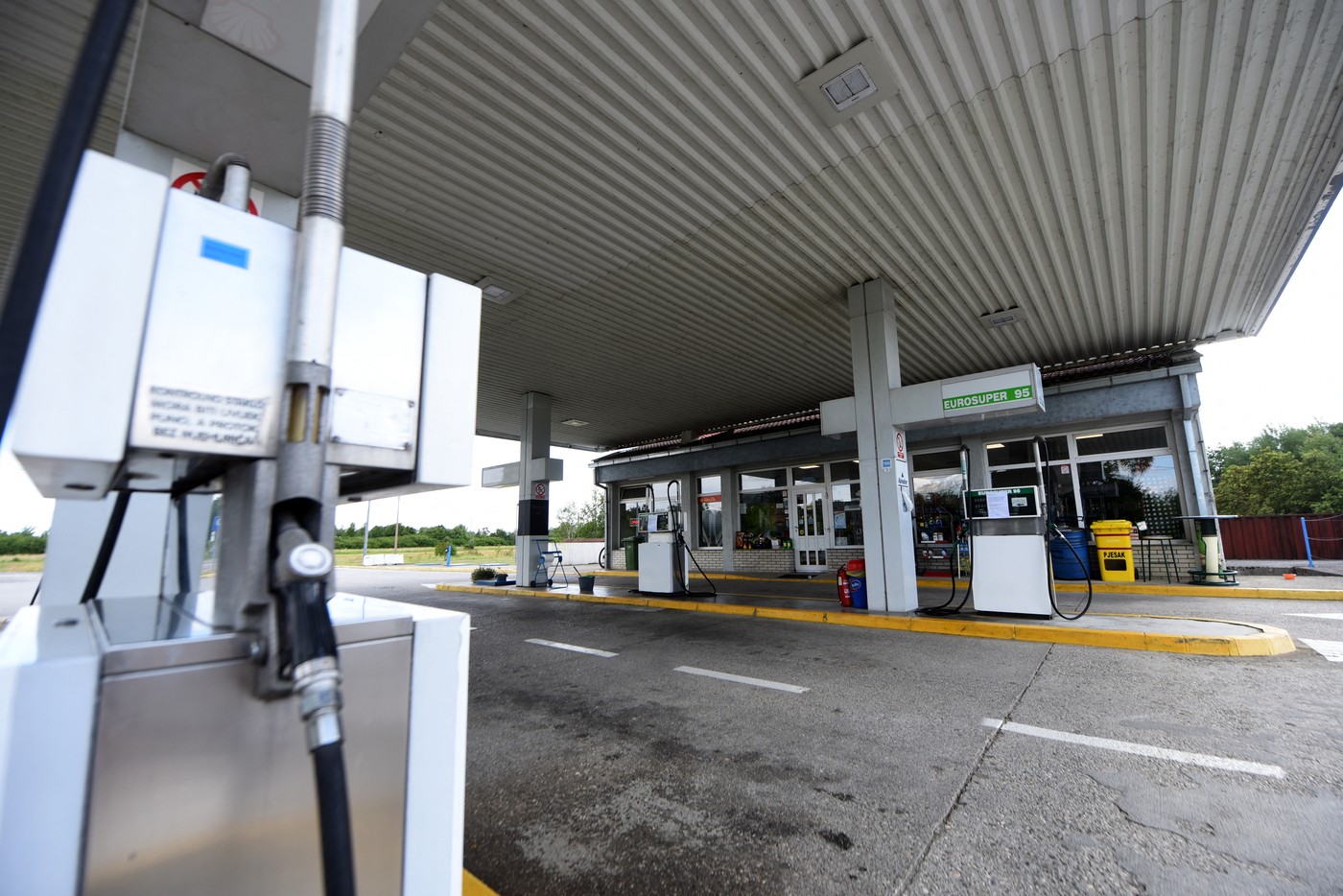 bencinska črpalka na hrvaškem