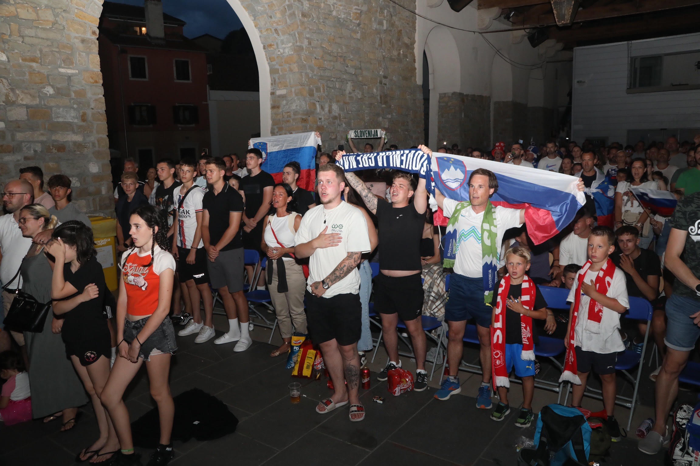 Navijaško vzdušje v Kopru (Foto: Bobo)