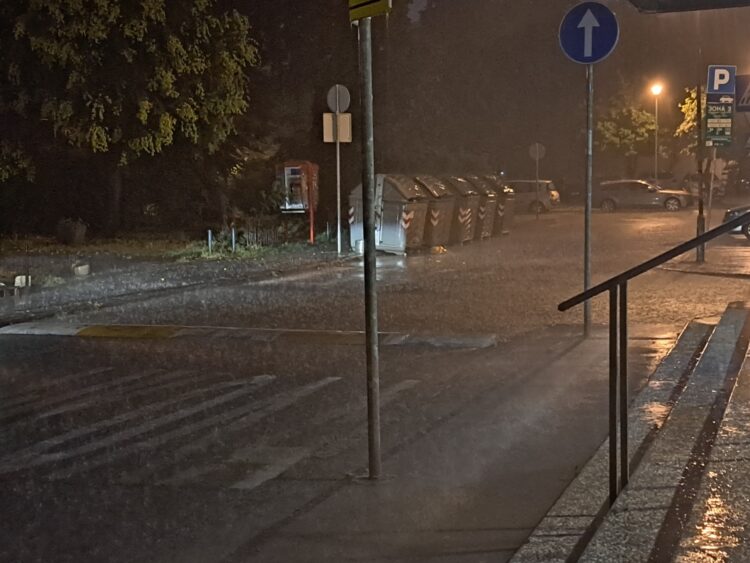 Naliv v Beogradu (Foto: N1 Beograd)