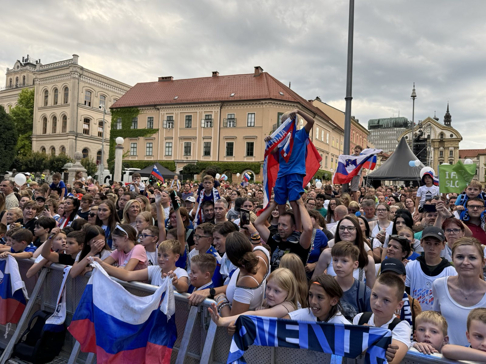 Sprejem slovenske nogometne reprezentance v Ljubljani (Foto: Jan Gregorc/N1)