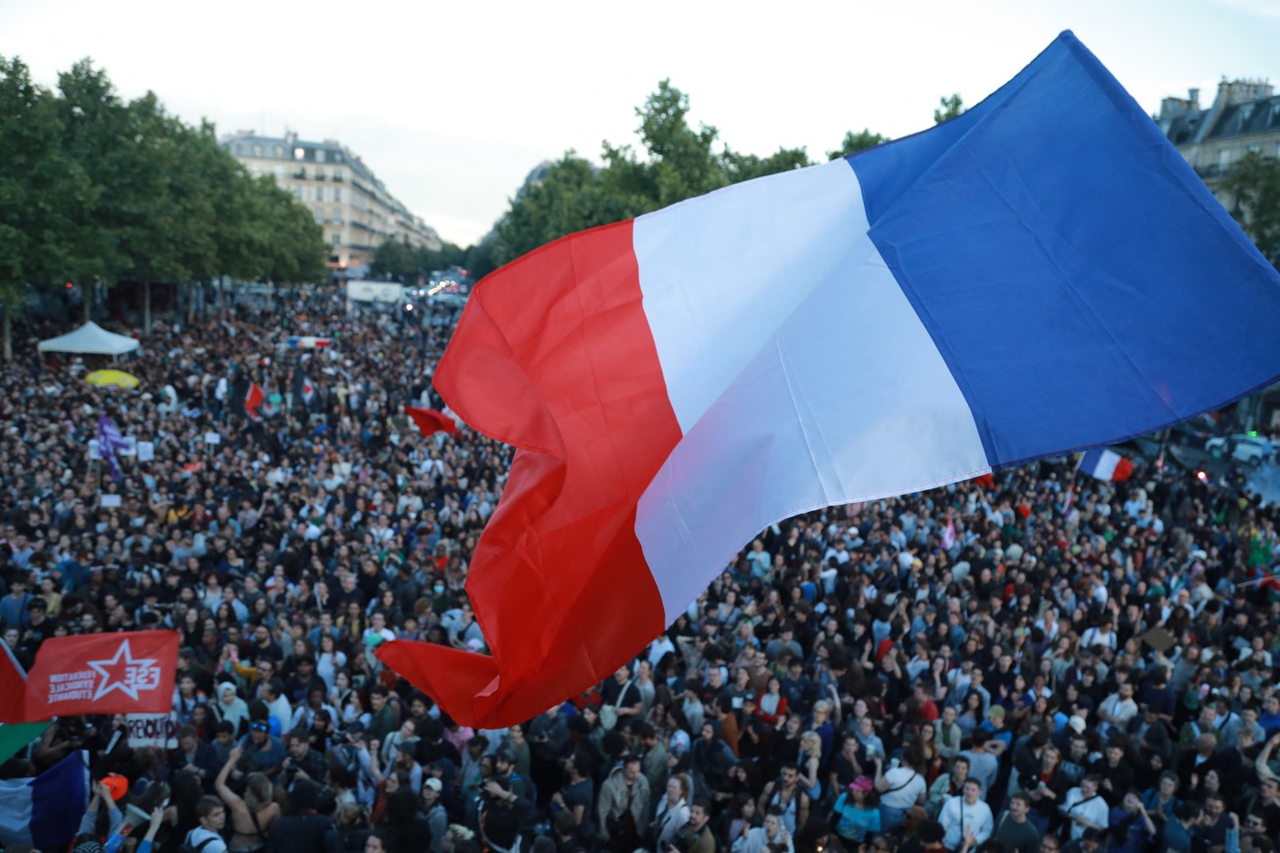 Left-wing alliance leads in French elections: Exit polls