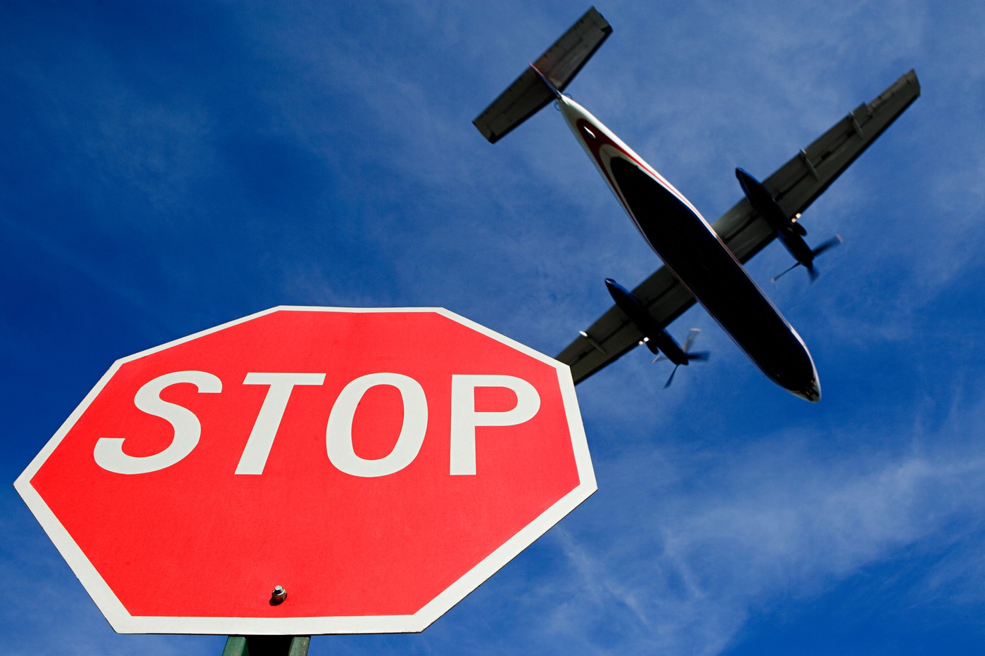 letalo, prometni znak, stop