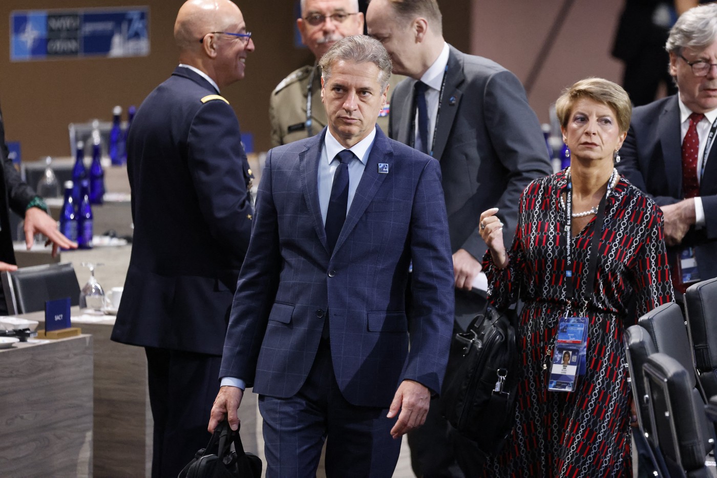 Vrh zveze Nato, Robert Golob