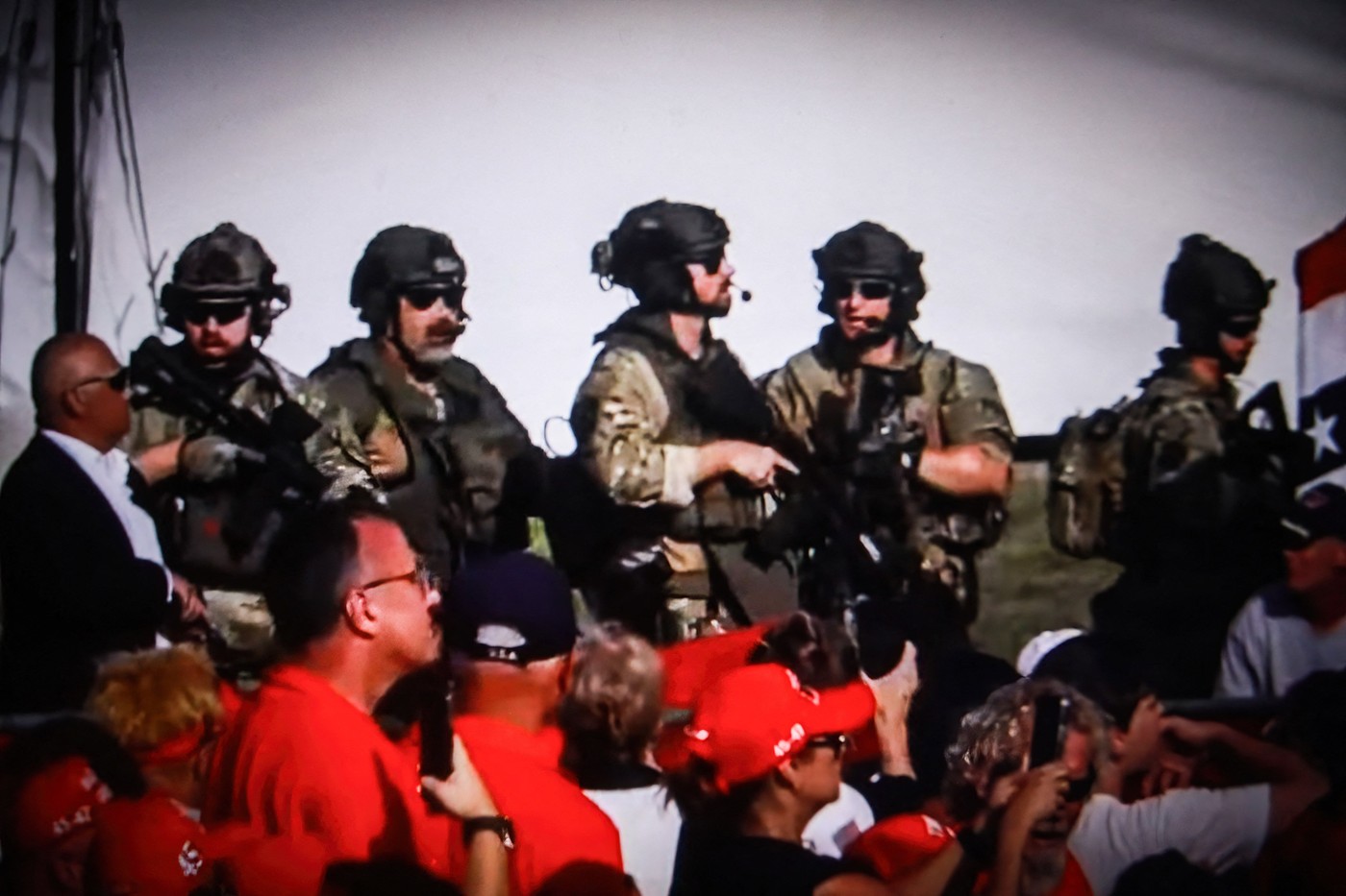 donald trump, varovanje