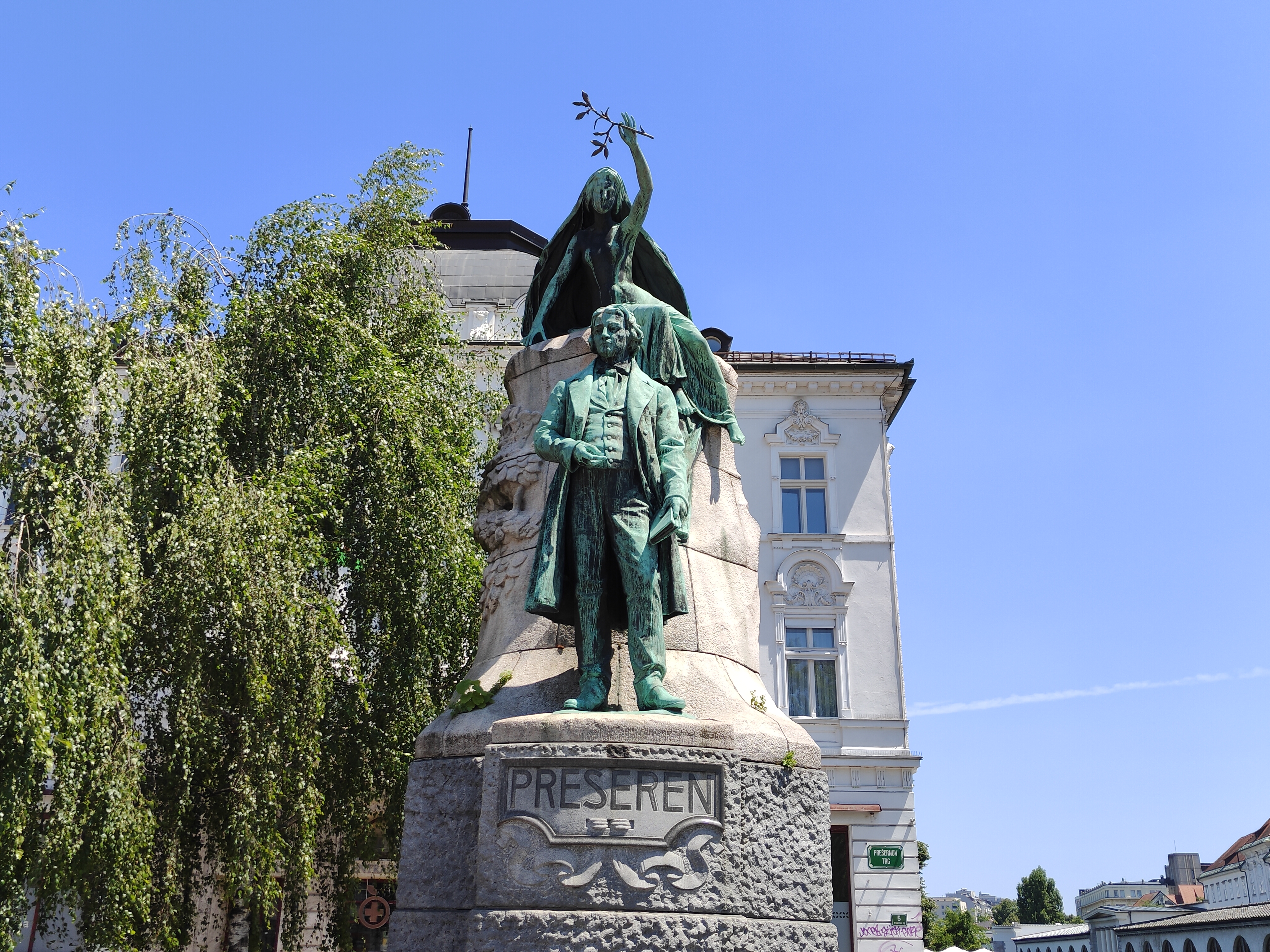 Prešernov kip (Foto: N1)