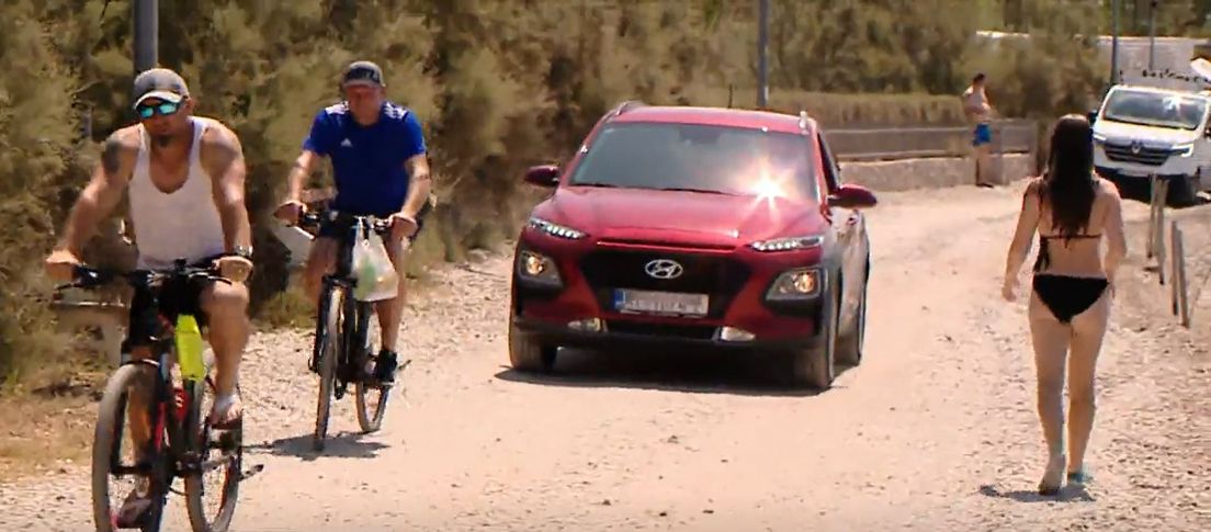 62866782-plaza-pisak-u-selinama-zapravo-je-cesta