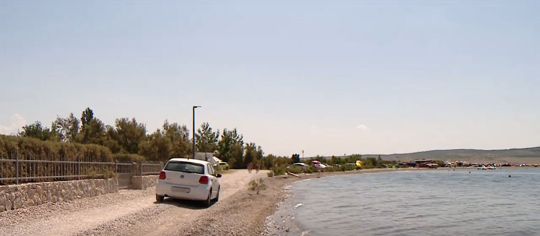 62866780-plaza-pisak-u-selinama-zapravo-je-cesta