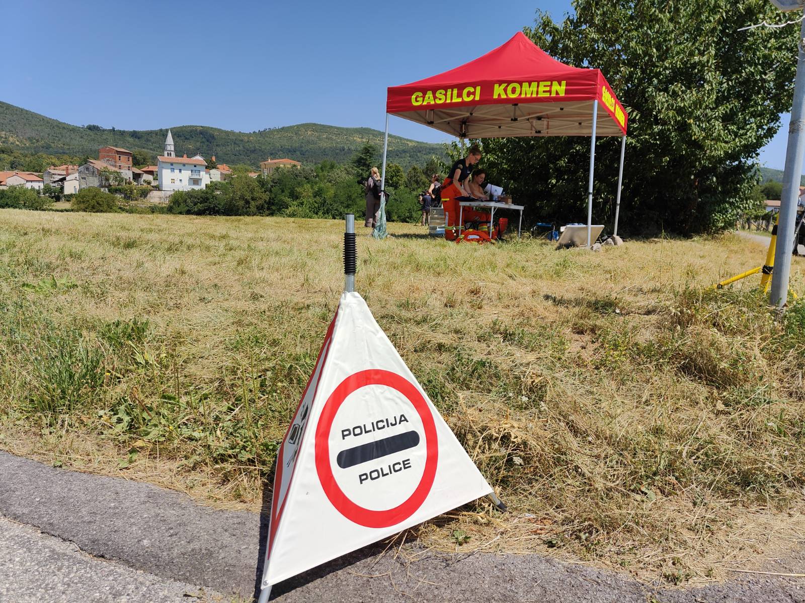 Gasilci Komen, požar, gasilci, kras, komen, požar na krasu 2024