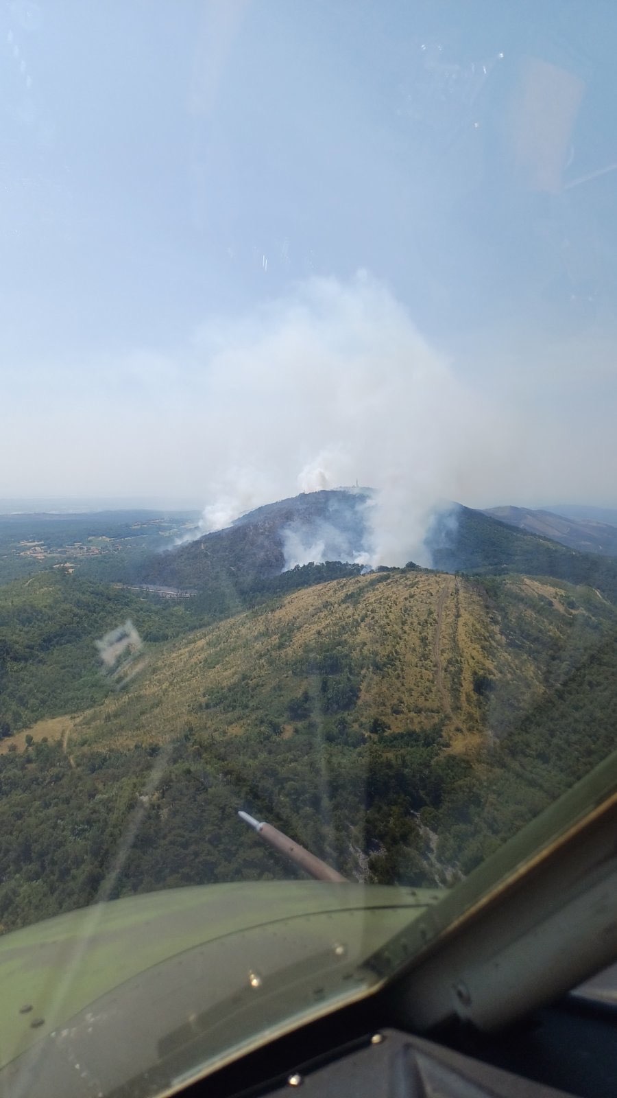 Slovenska vojska pomaga pri gašenju iz zraka (Foto: SV)