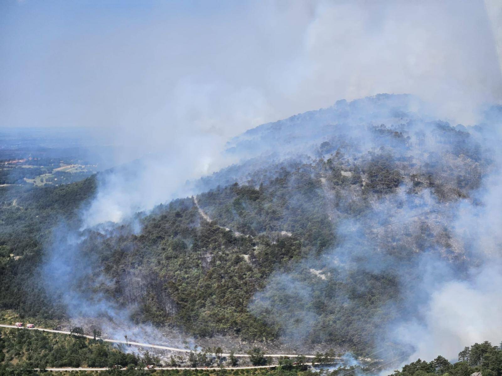 Požar iz zraka (Foto: Uprava za zaščito in reševanje)