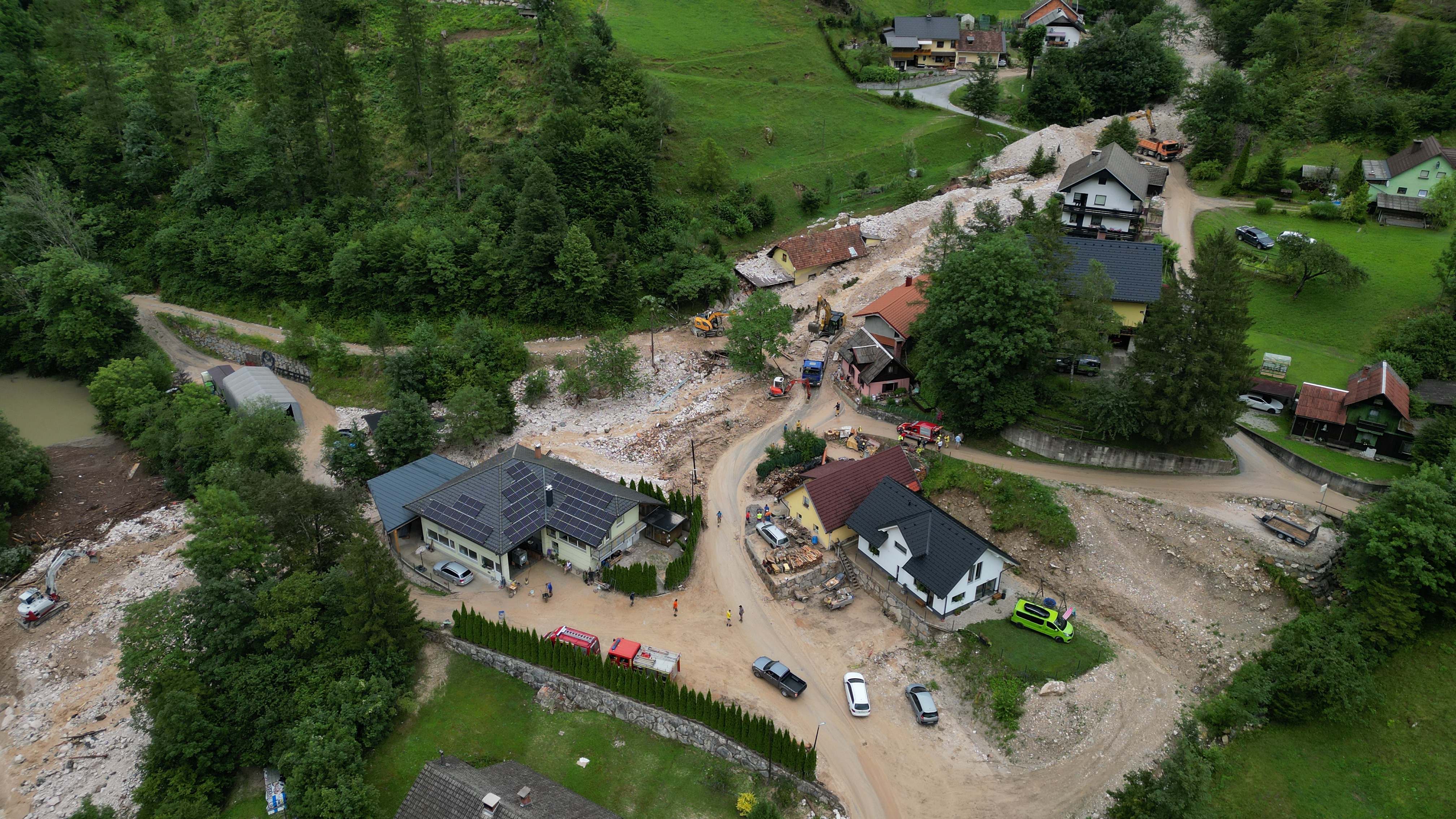 Plaz v vasi Kokra (Foto: Denis Sadiković/N1)