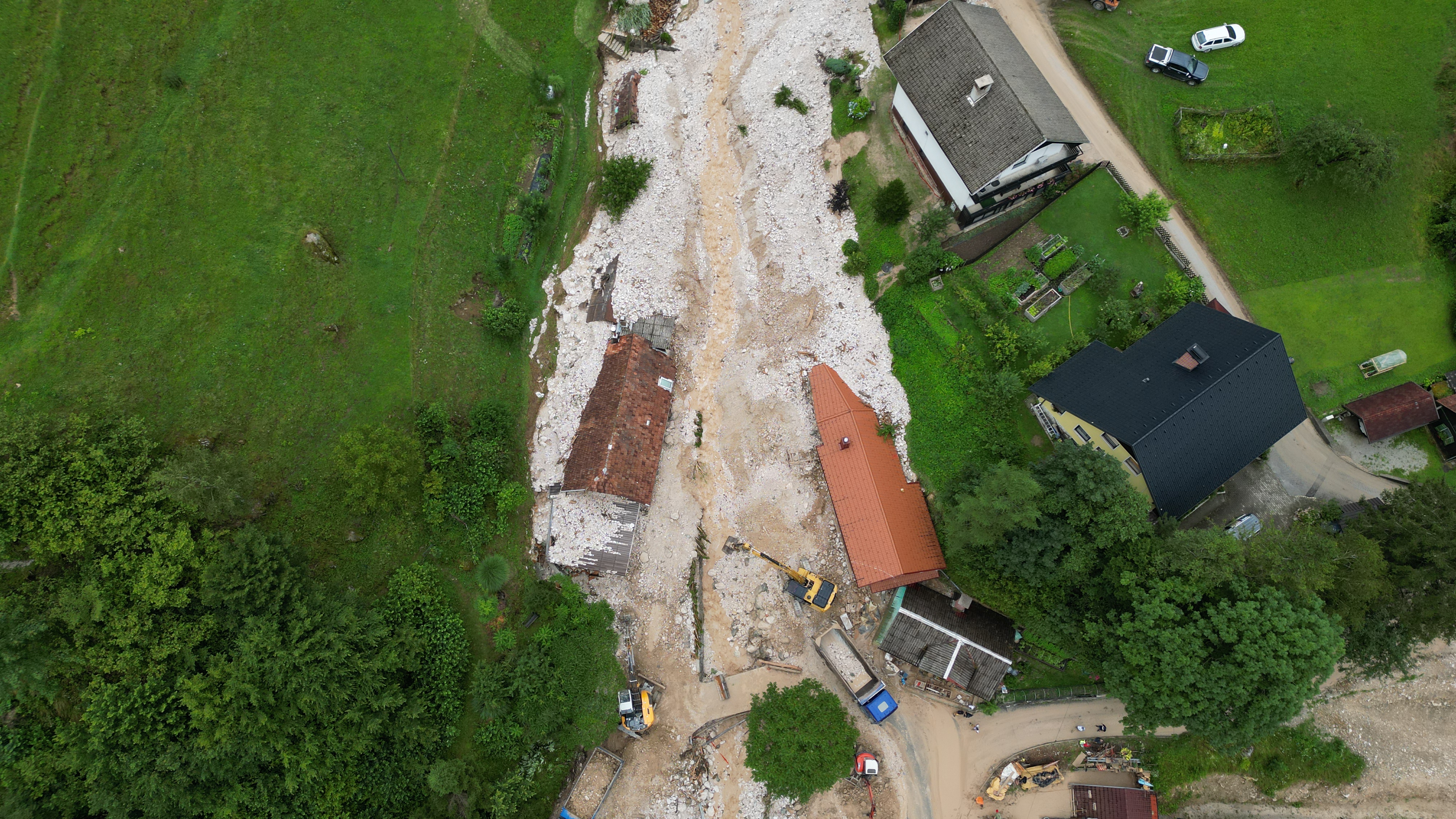 Plaz v vasi Kokra, julij 2024