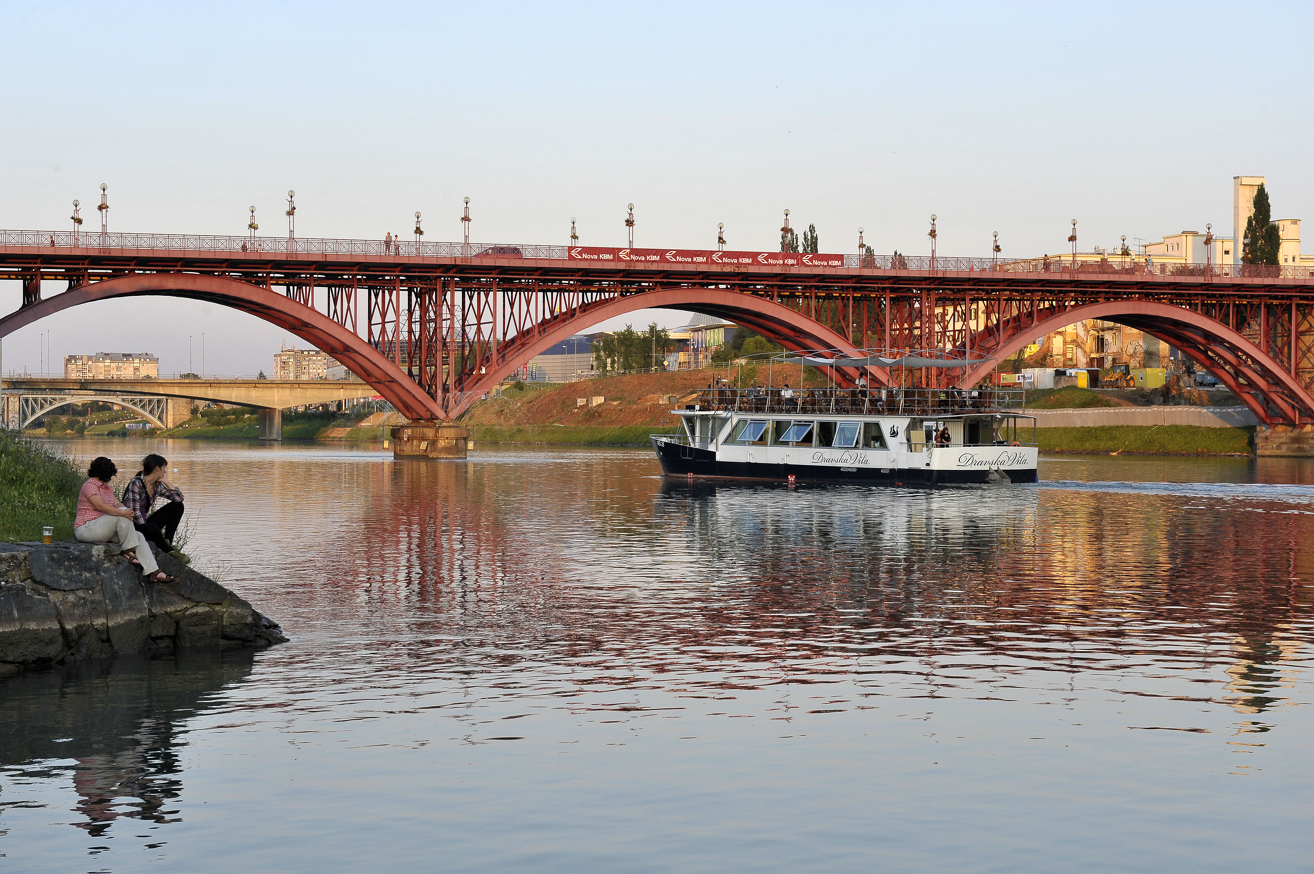 Drava, ladjica, Dravska vila