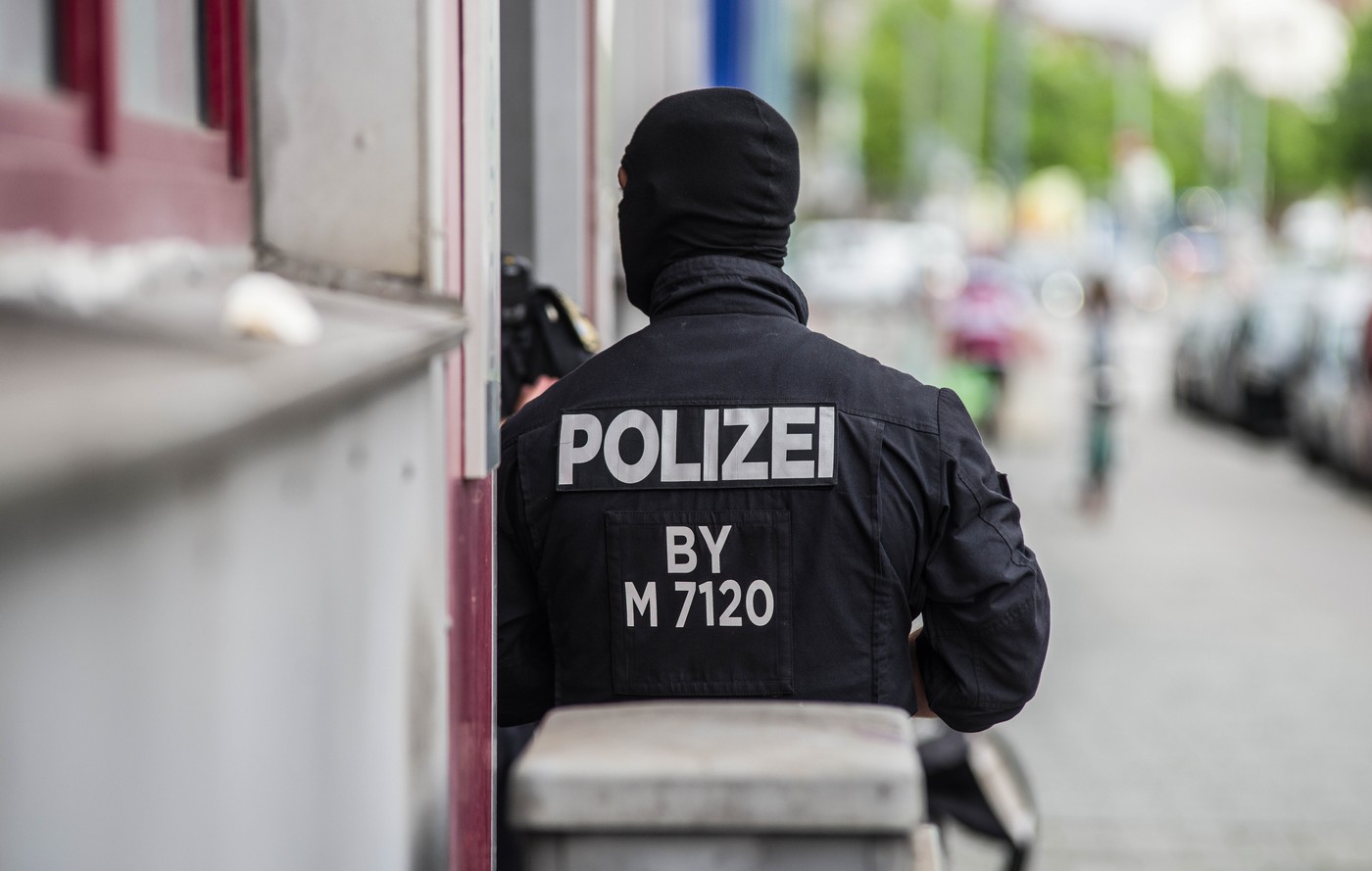 nemška policija, poliist