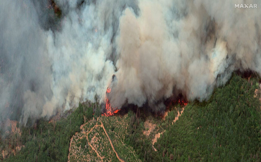 1722160332-2024-07-27T155143Z_61640989_RC2B39AFPQTK_RTRMADP_3_USA-WILDFIRES-1024x634.jpg
