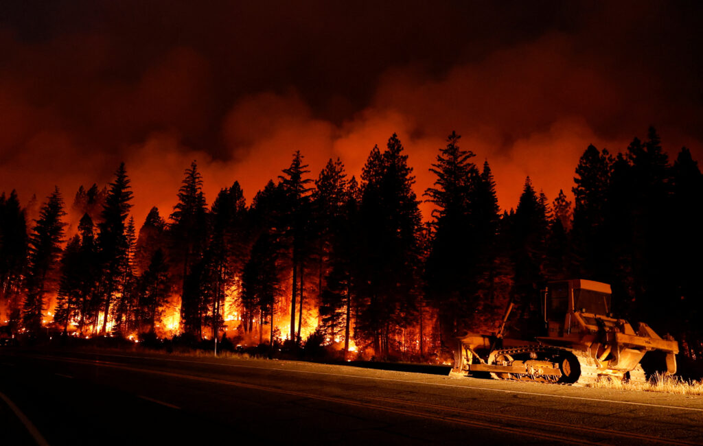 1722231637-2024-07-29T041053Z_1542167672_RC2S49A5K3EN_RTRMADP_3_USA-WILDFIRES-1024x650.jpg