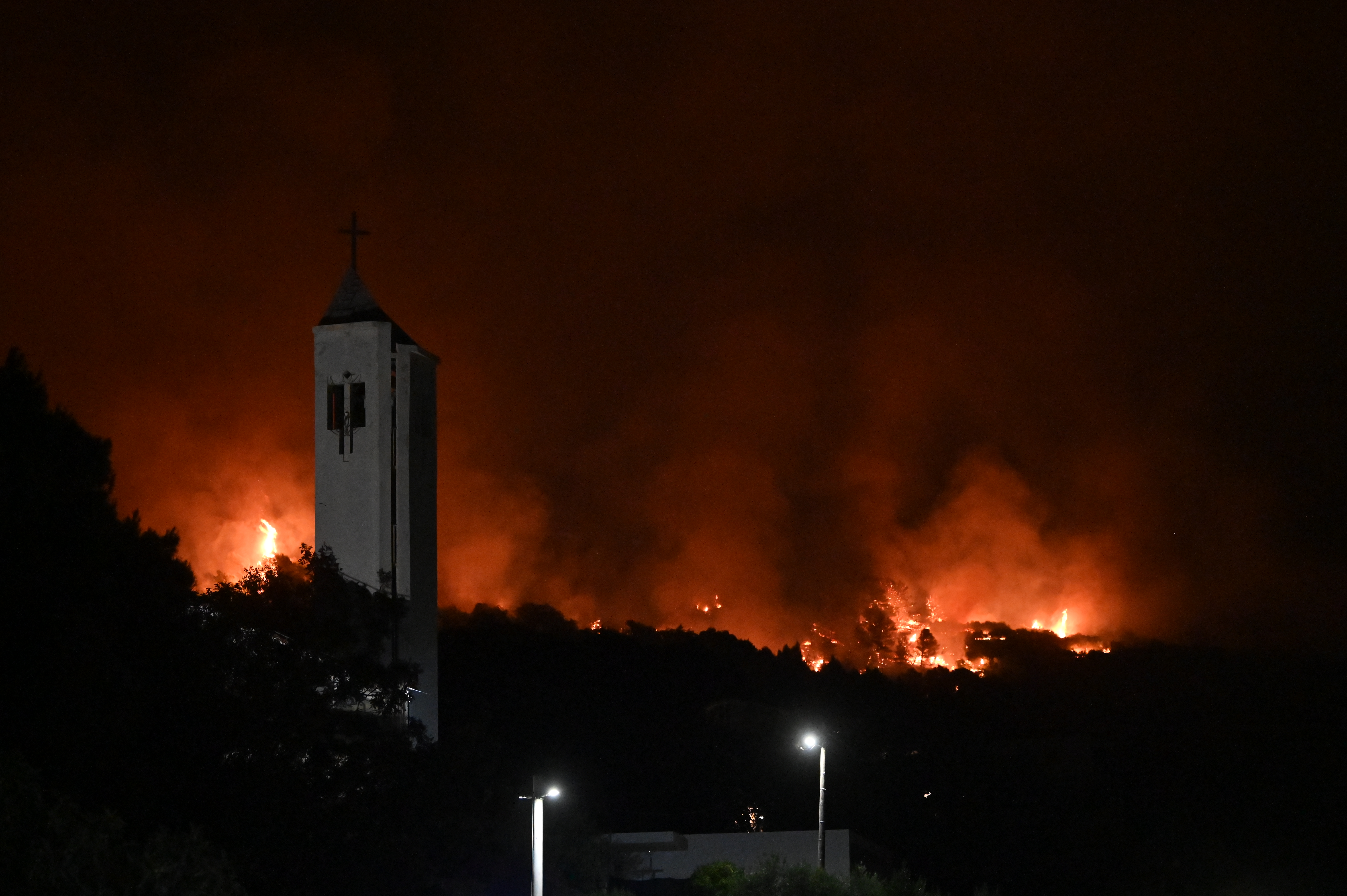 Požar v Tučepih (Foto: Matko Begovic/PIXSELL/BOBO)