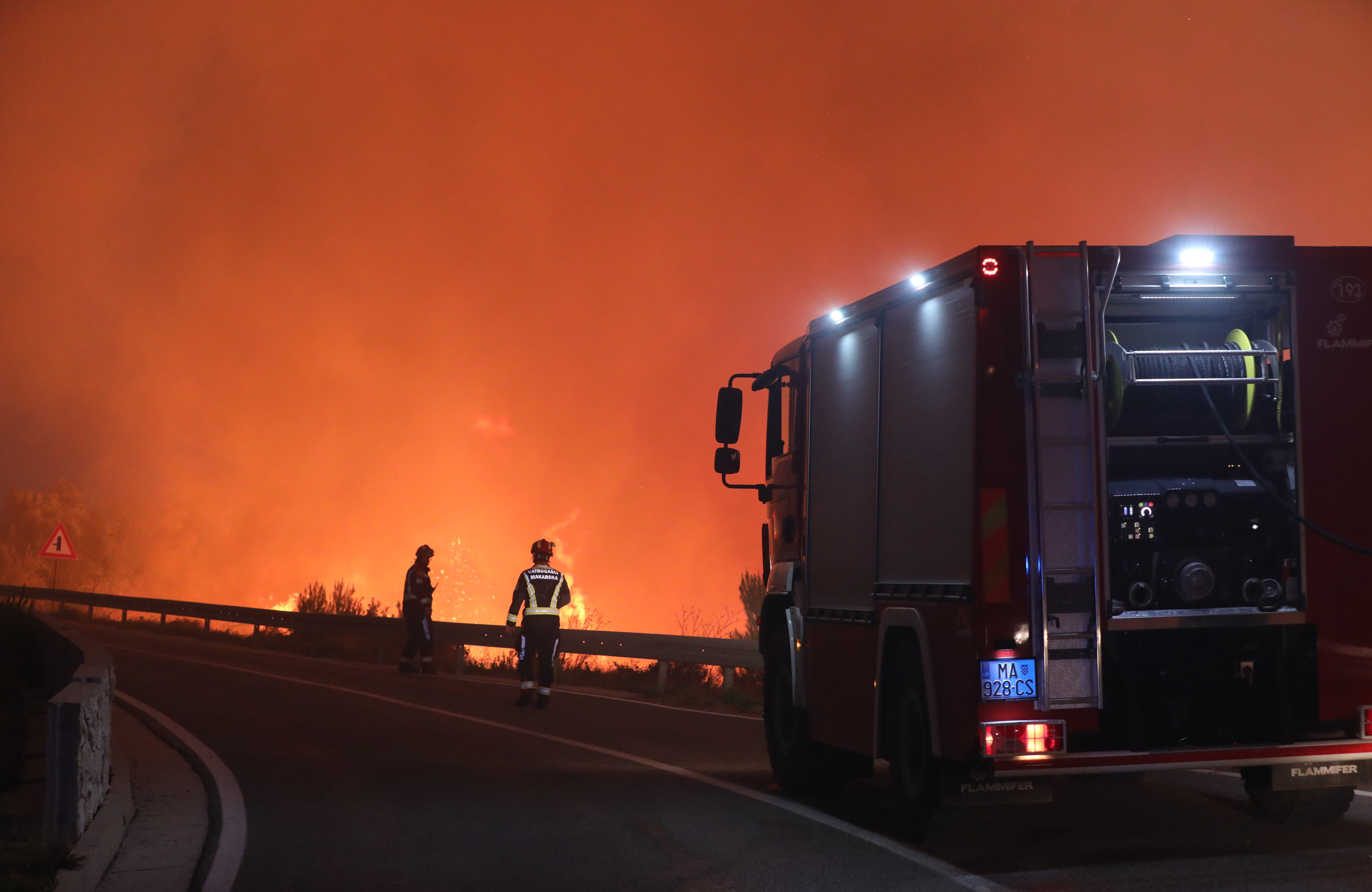 Požar v Tučepih (Foto: Ivo Cagalj/PIXSELL/BOBO)