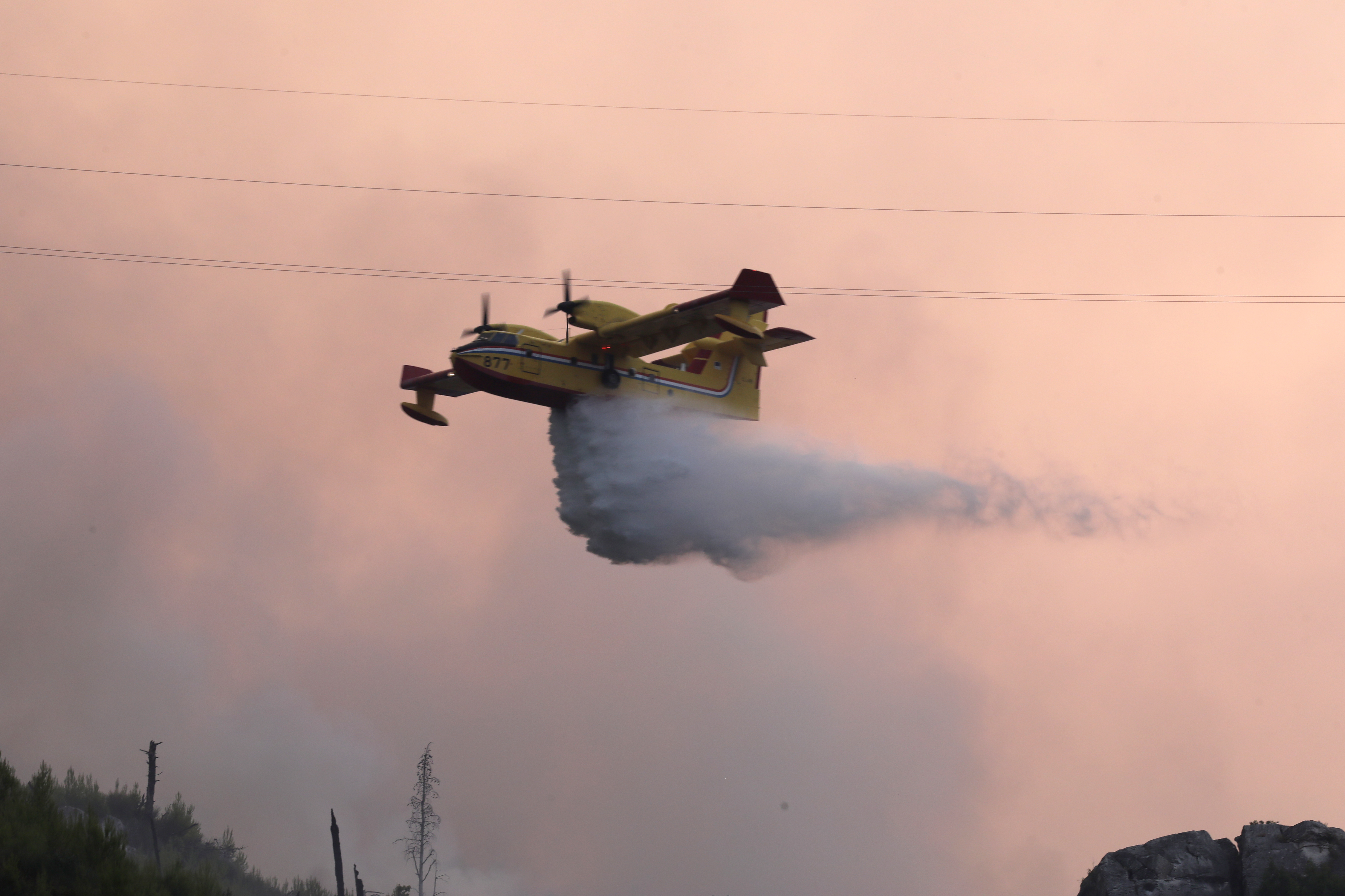 Požar v Tučepih (Foto: Ivo Cagalj/PIXSELL/BOBO)