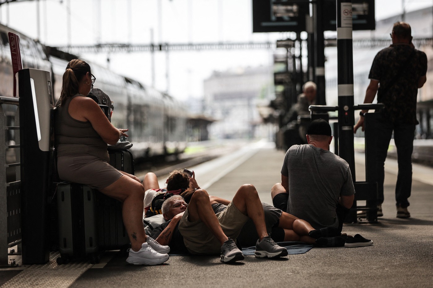 pariz, lyon, kolaps prometa