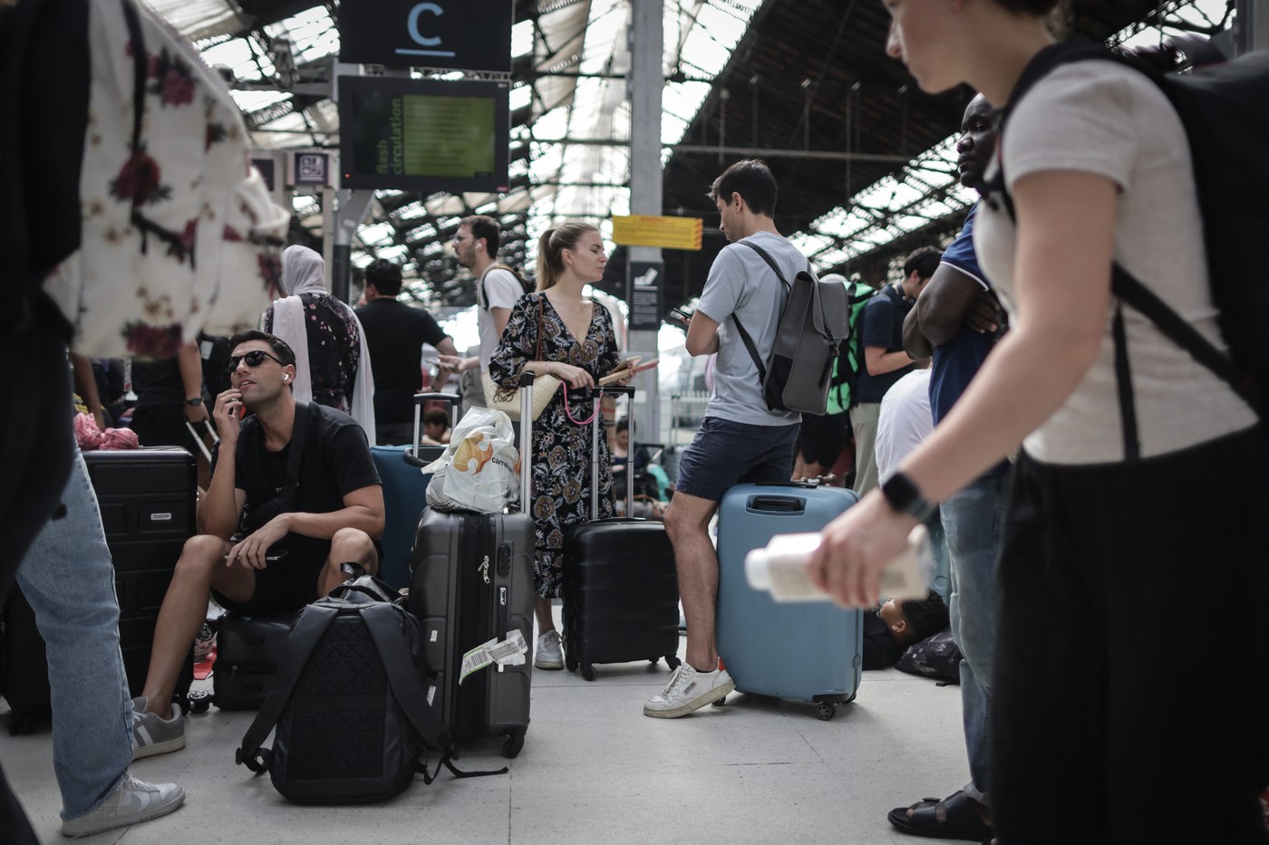 pariz, lyon, kolaps prometa