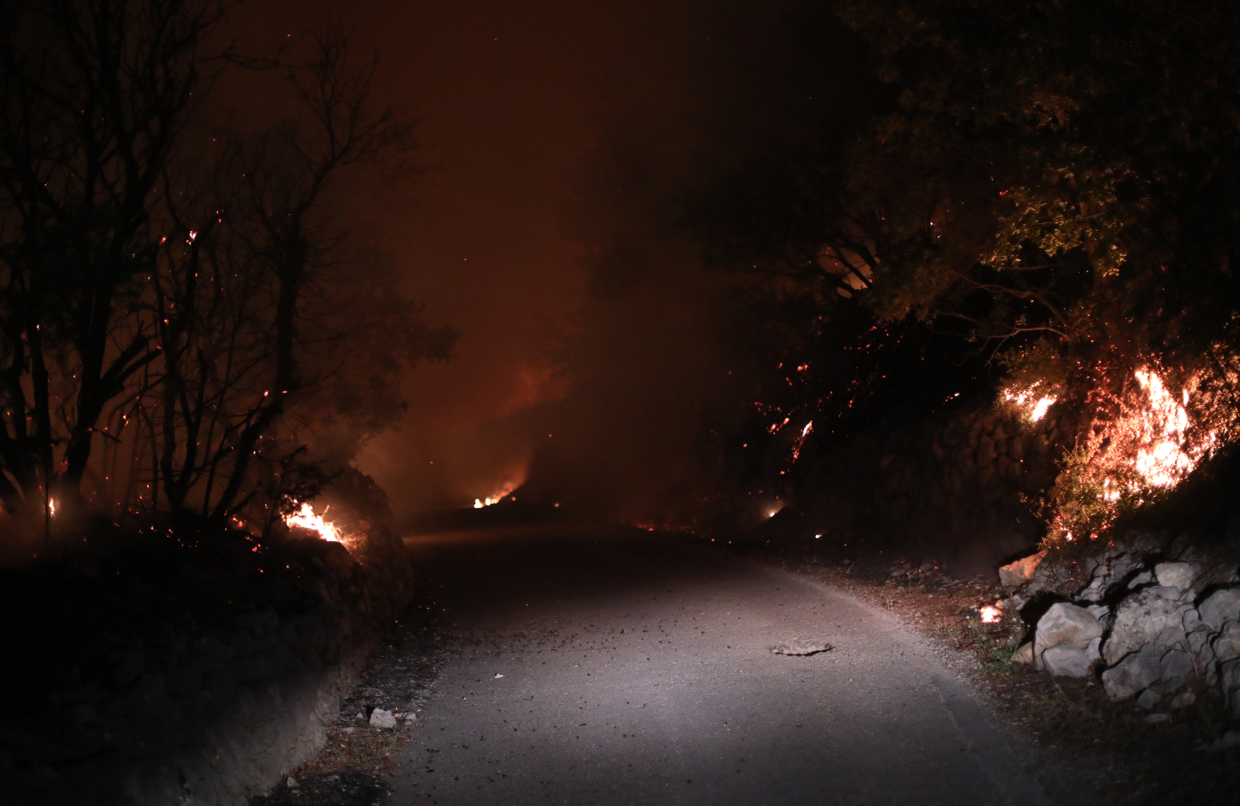 požar, tučepi, hrvaška