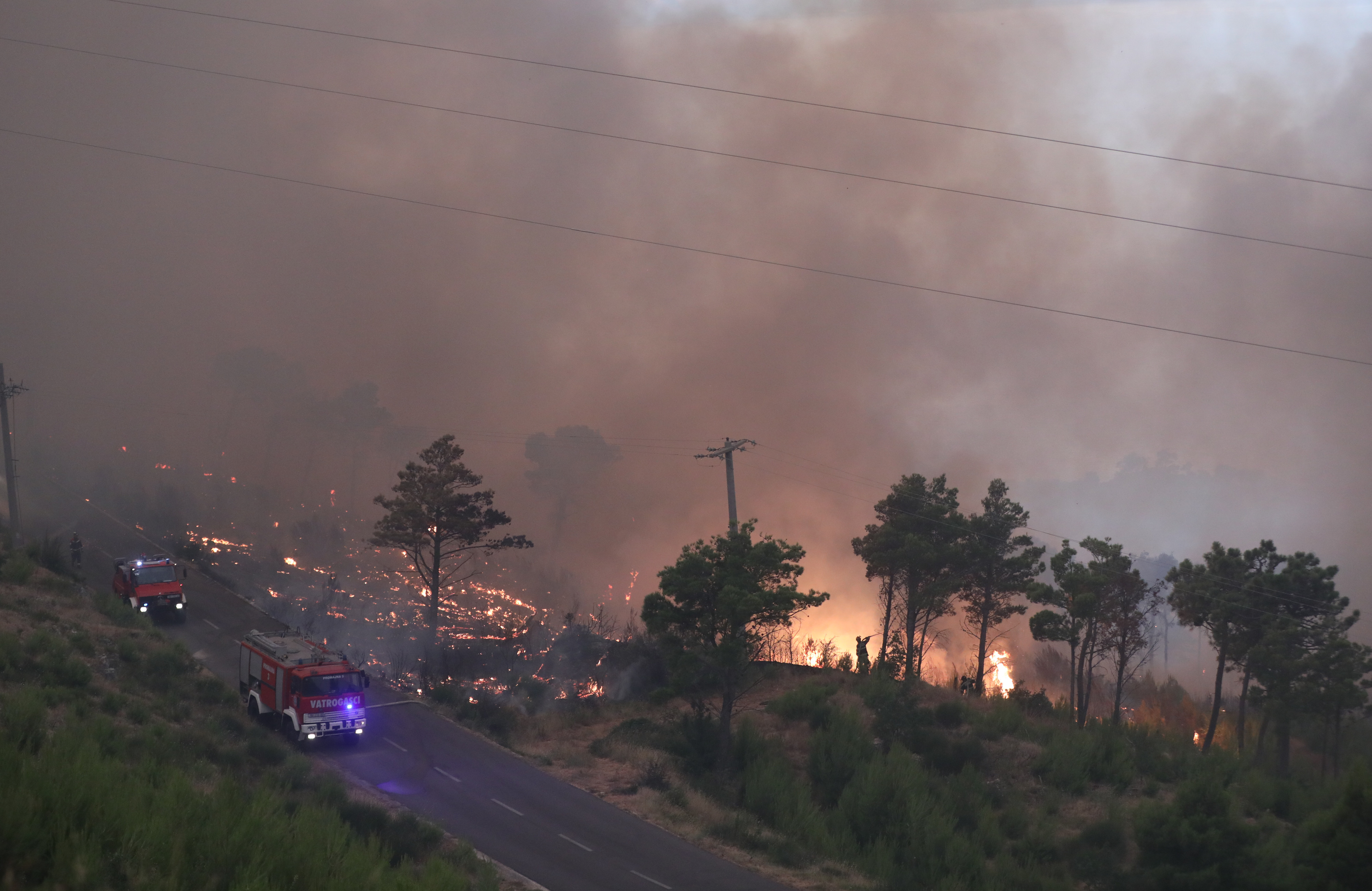 požar, tučepi, hrvaška