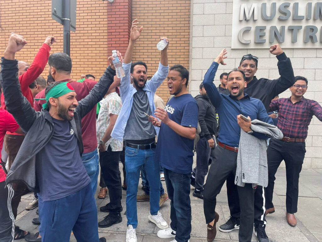1722857548-2024-08-05T103955Z_683364700_RC2M99AKMTKR_RTRMADP_3_BANGLADESH-PROTESTS-BRITAIN-1024x771.jpg