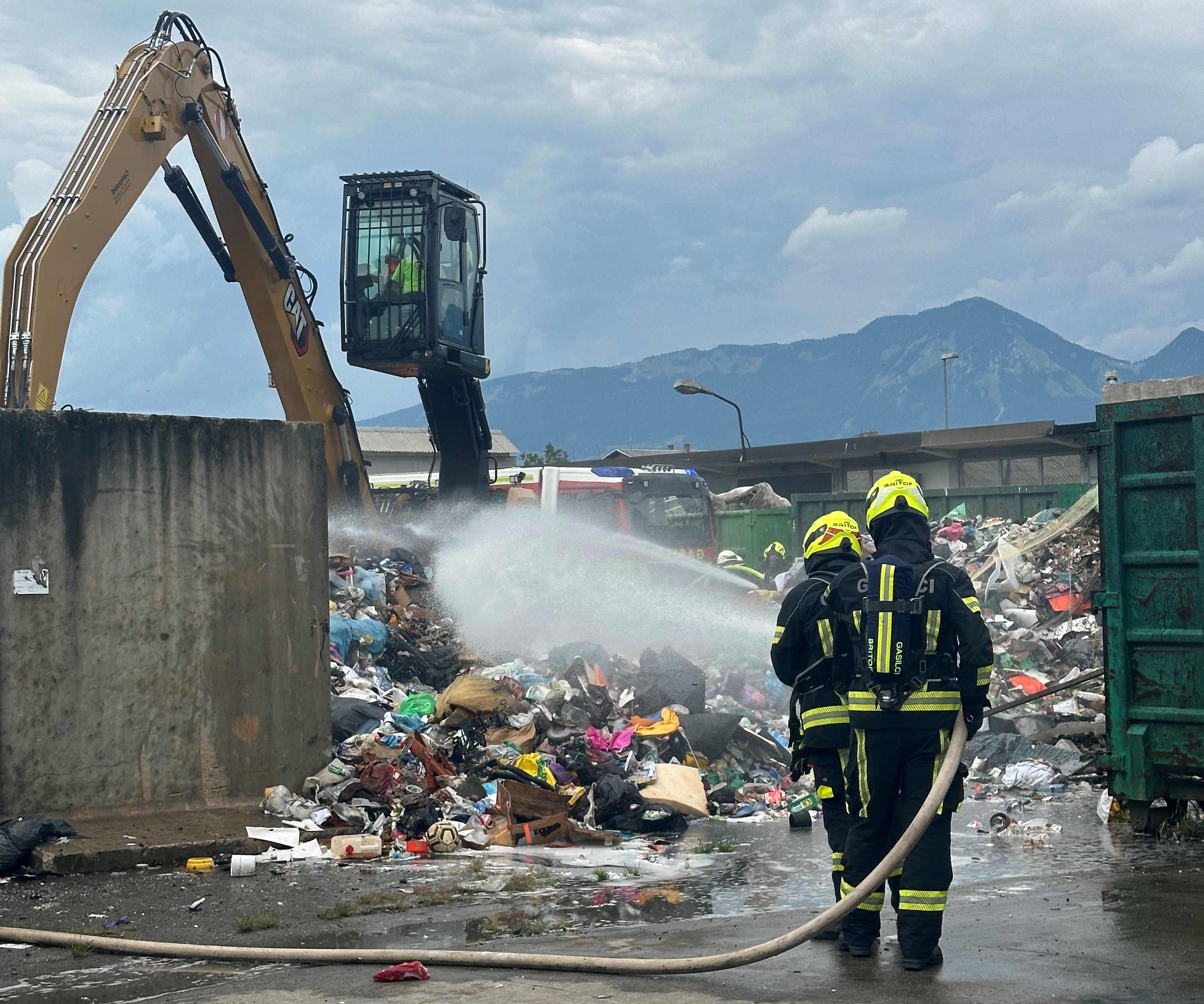 samovžig odpadkov, komunala kranj