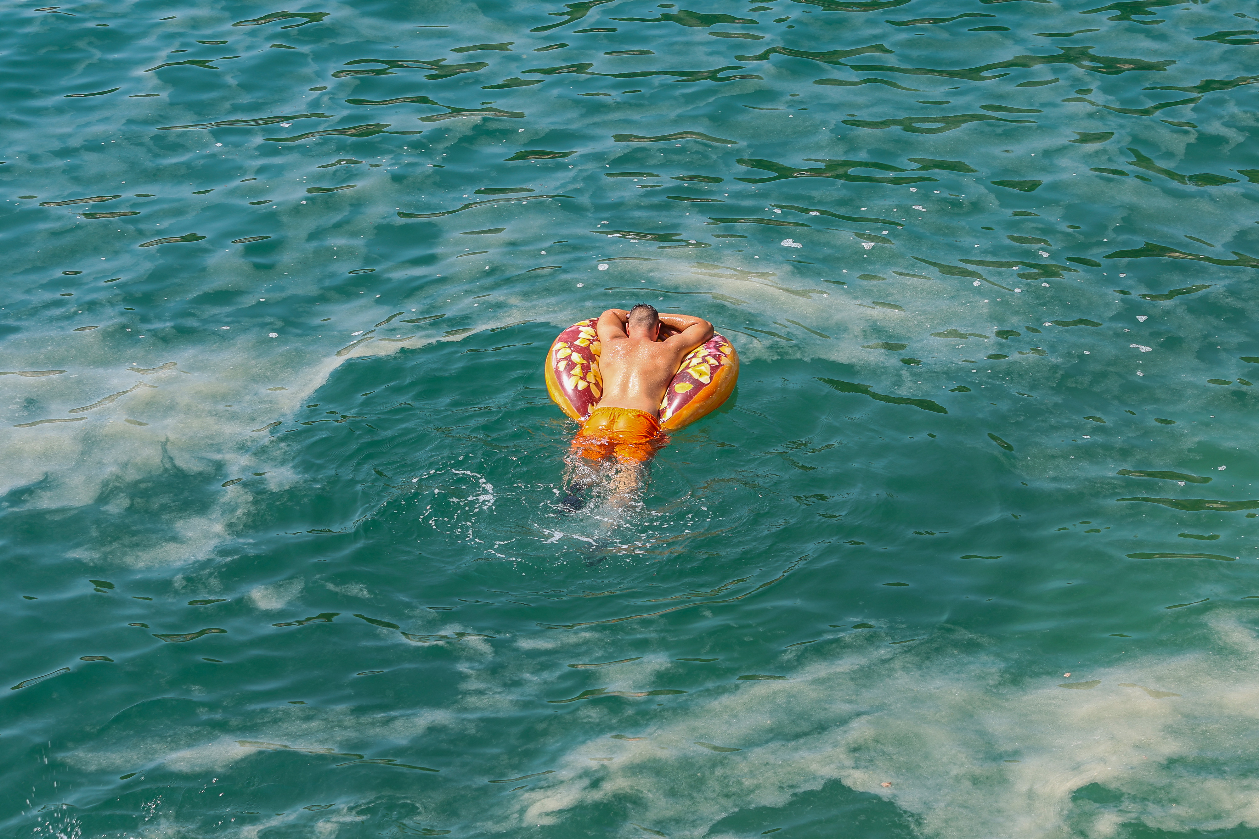 Sluzenje morja pri Pulju (Foto: Srečko Niketič/PIXSELL/BOBO)