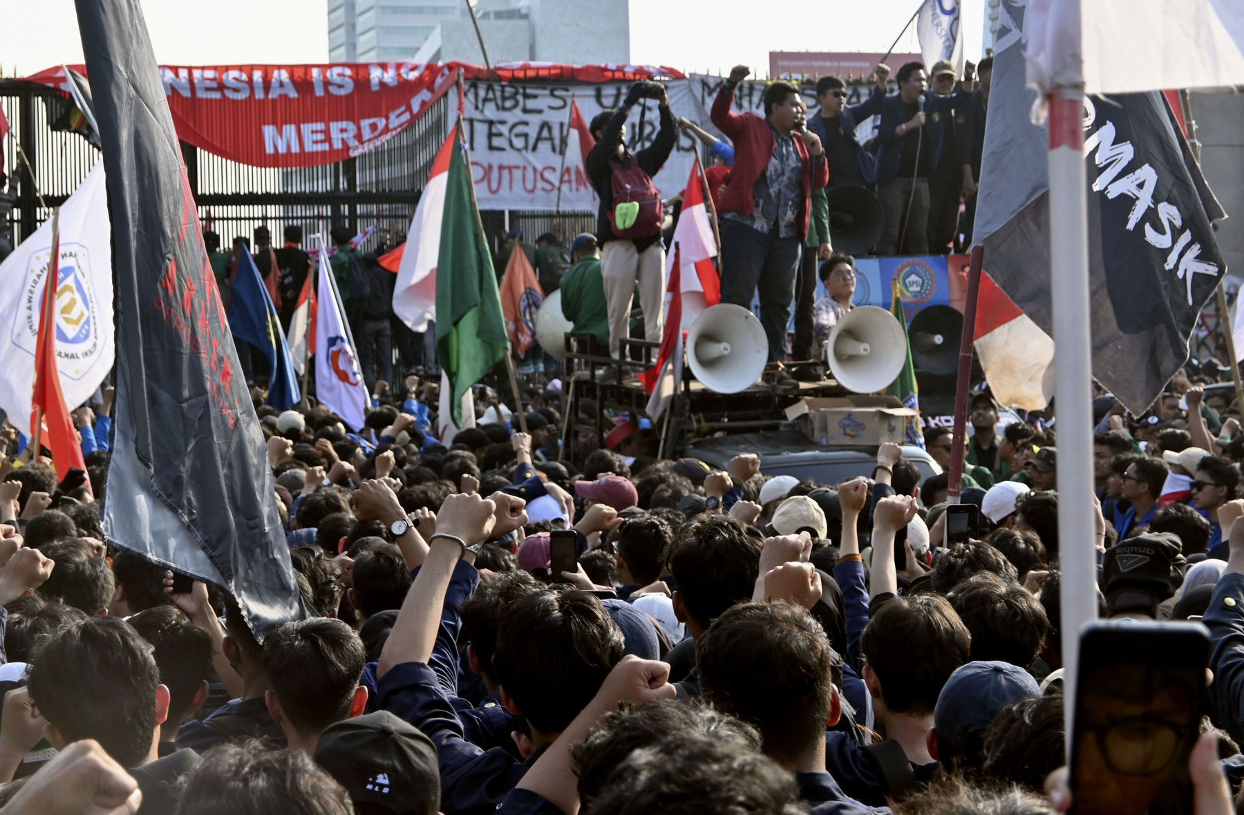 Nasilni protesti v več indonezijskih mestih (Foto: PROFIMEDIA)