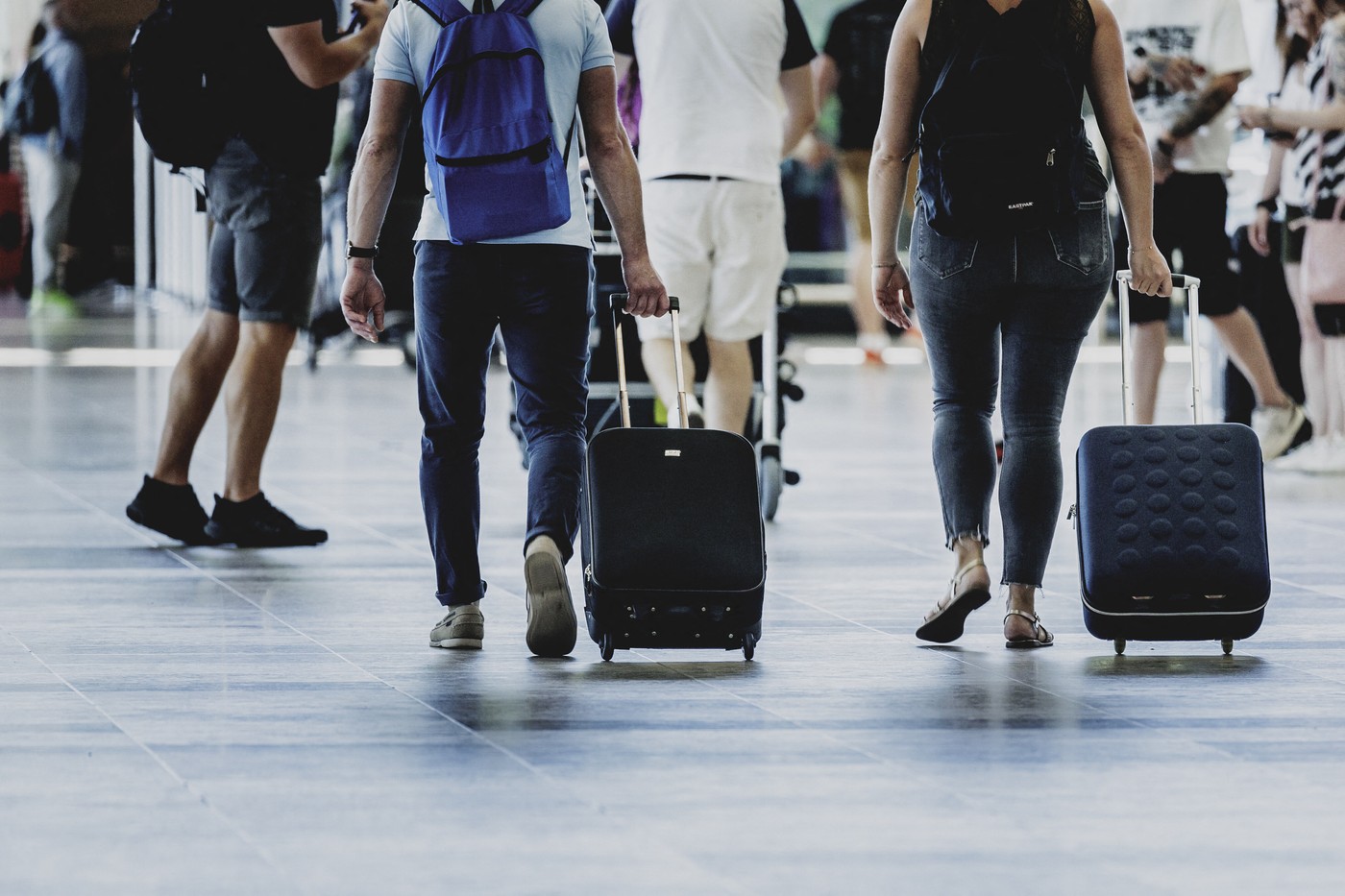 gneča letališče kovček