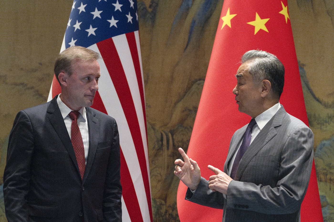 Jake Sullivan, Vang Jidž