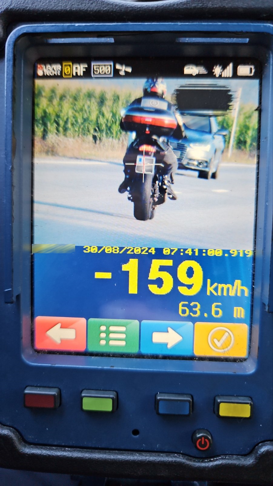 motorist, divjanje, prekoračitev hitrosti