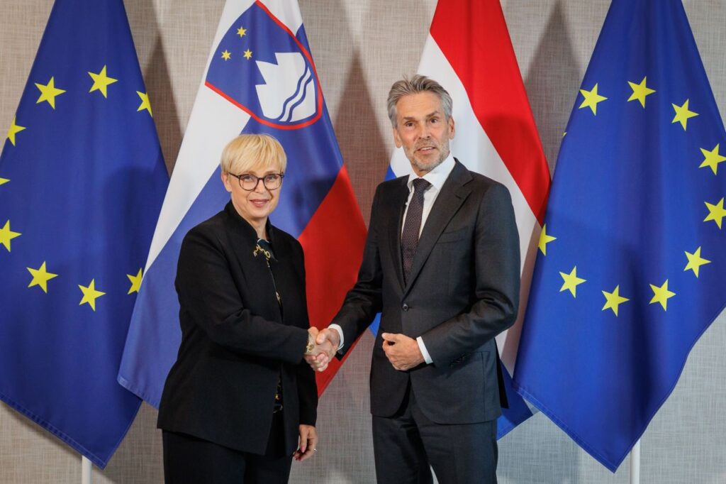 1726512138-Predsednica-Pirc-Musar-in-nizozemski-predsednik-vlade-Dick-Schoof-1024x682.jpg