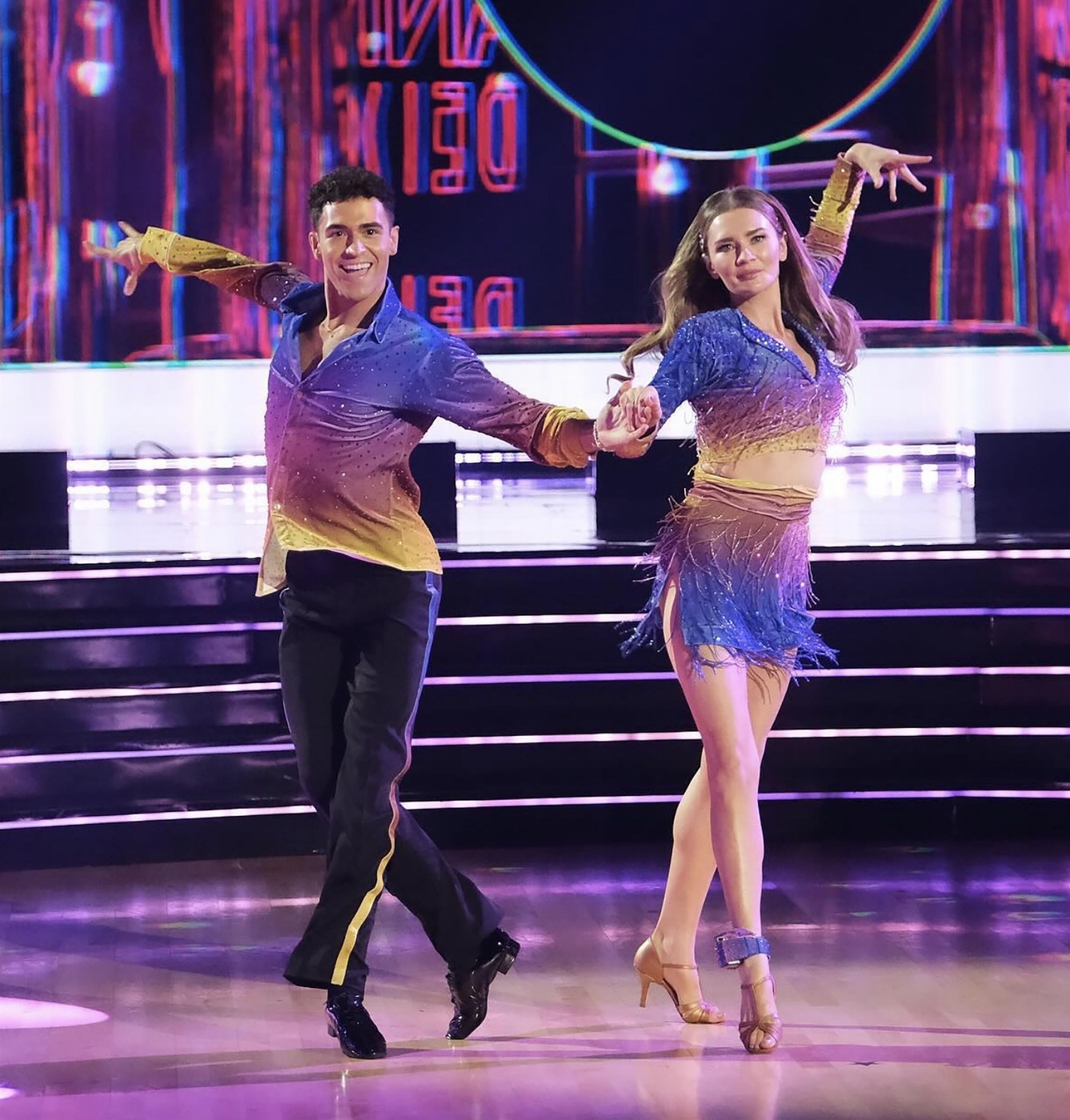 Anna Sorokin, ZVEZDE PLEŠEJO