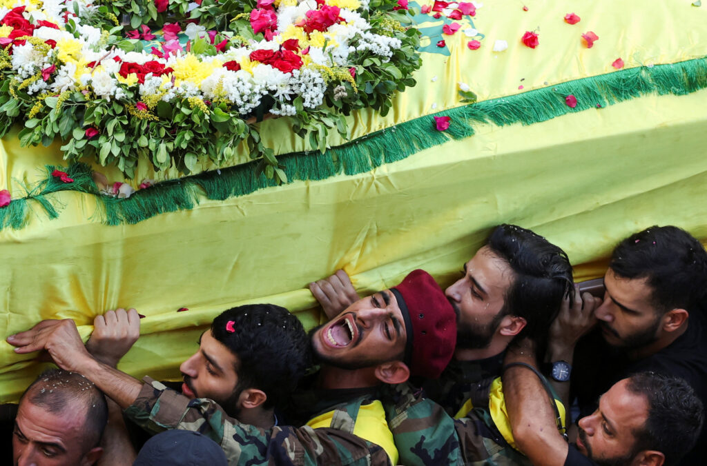 1726733403-2024-09-18T232955Z_579759478_RC233AABP1S7_RTRMADP_3_ISRAEL-PALESTINIANS-HEZBOLLAH-FUNERALS-1024x676.jpg