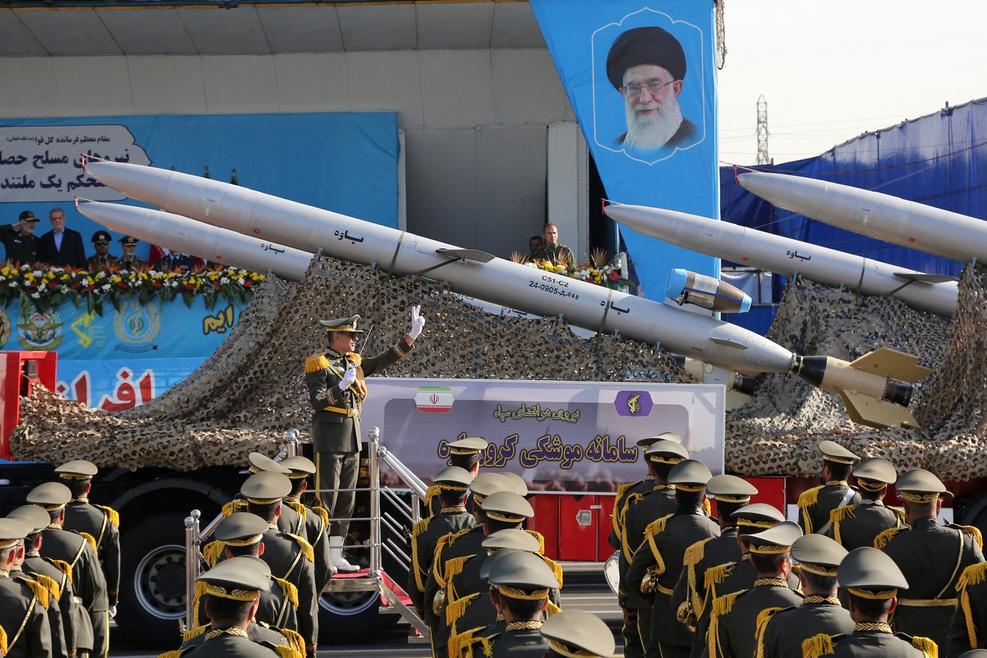 iran, teheran, vojaška parada, balistična raketa