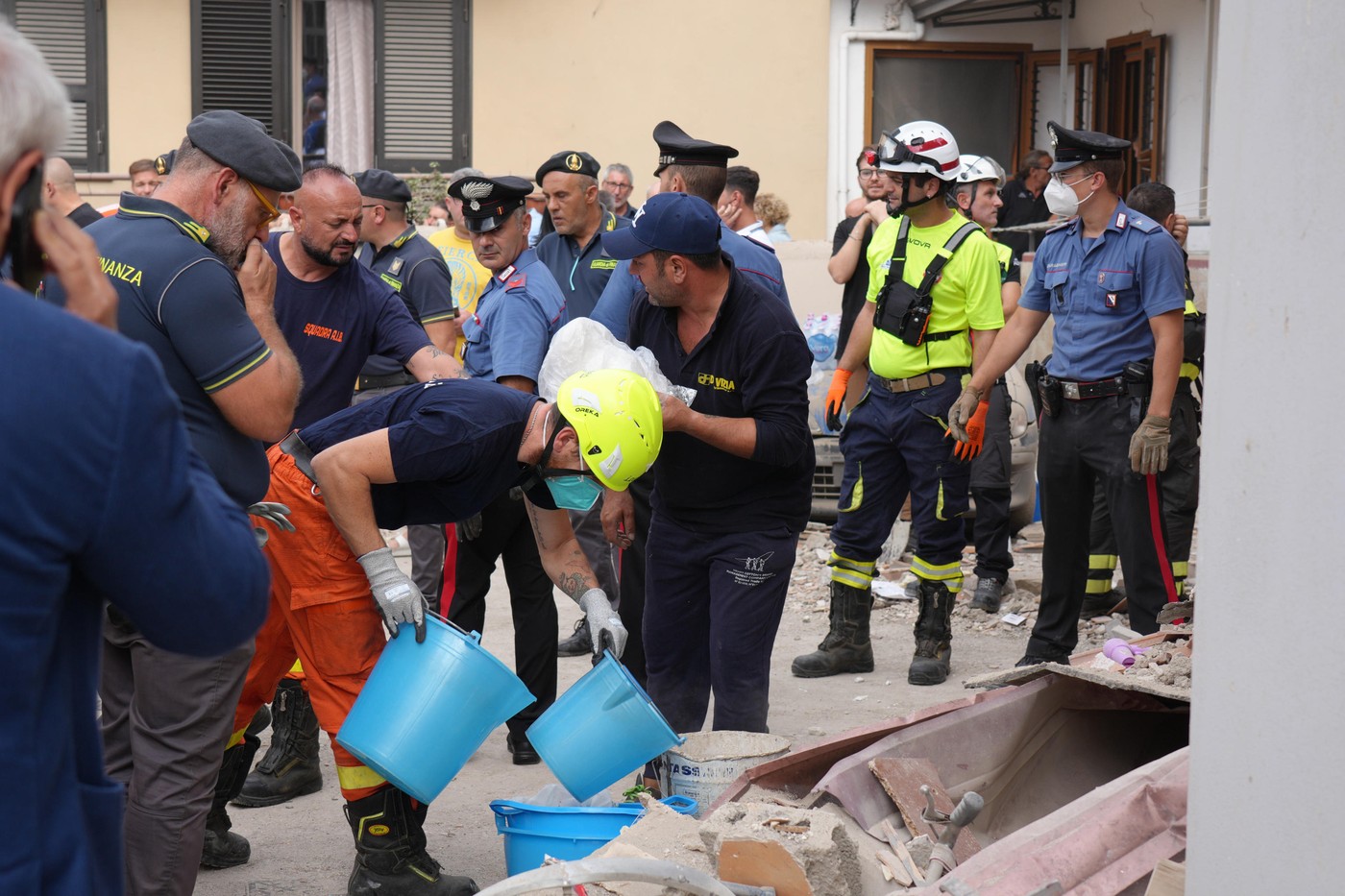Neapelj, zrušenje stavbe