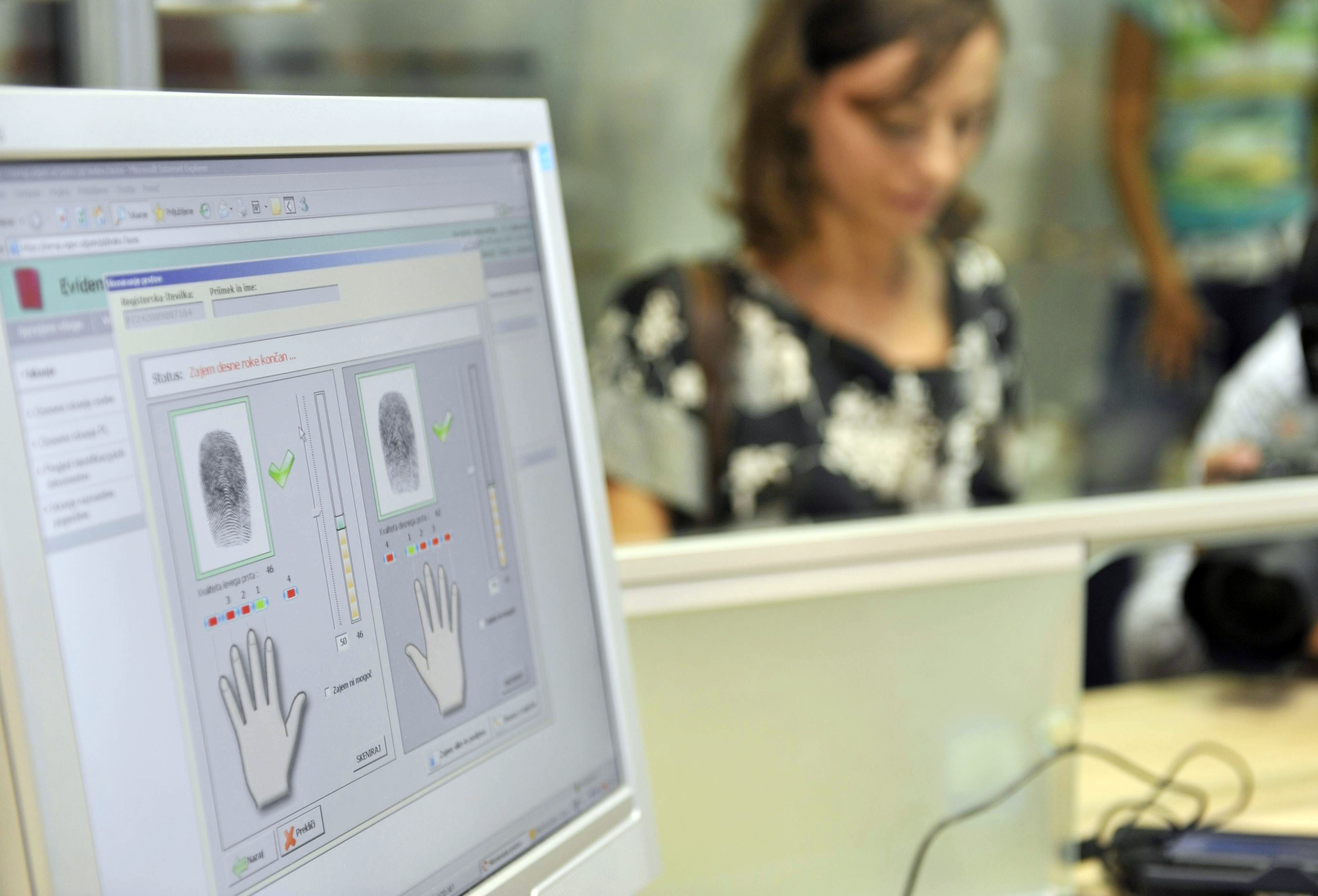 Upravna enota, čakanje v vrsti