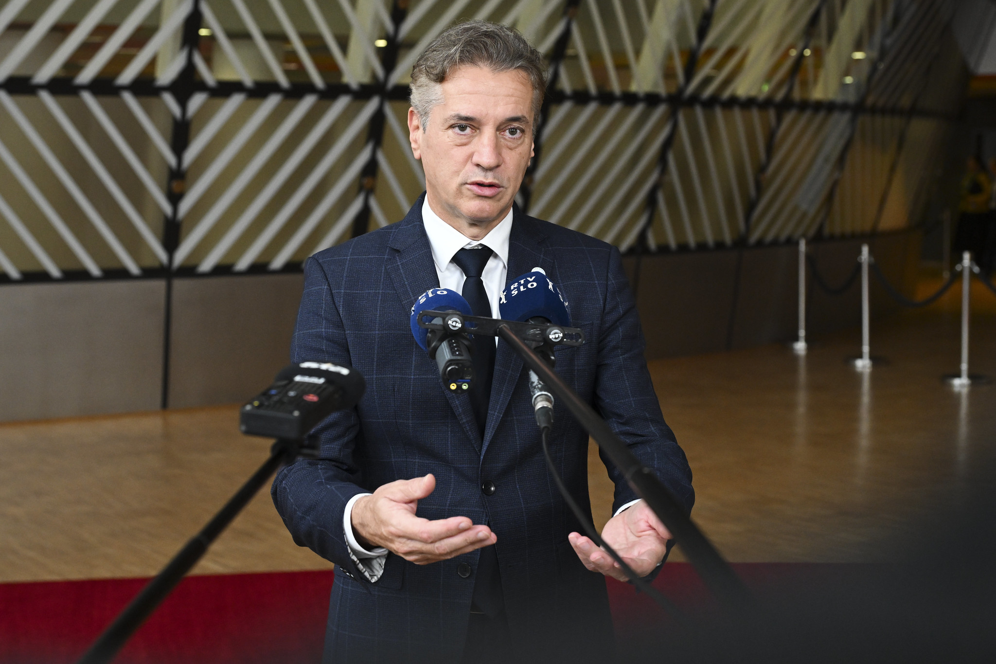 Robert Golob, Bruselj