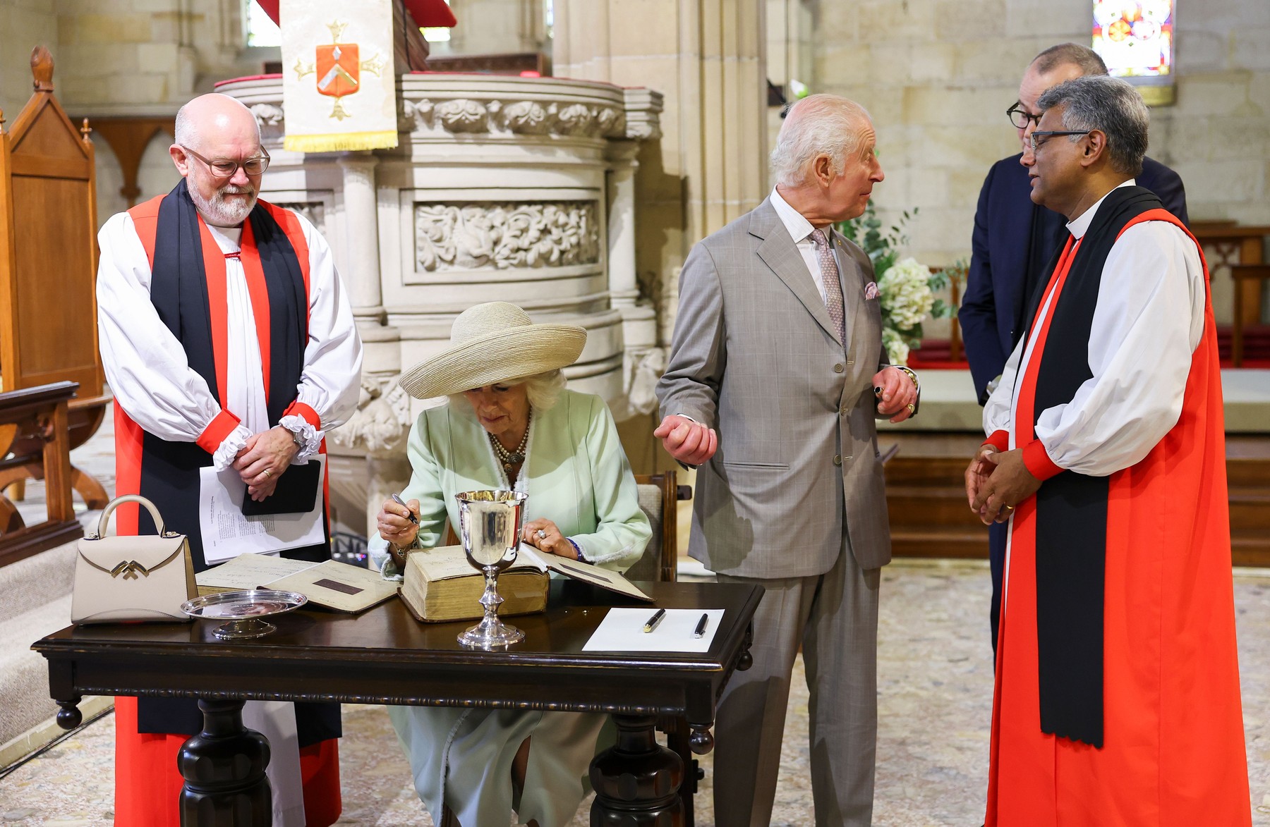 Britanski kralj Karel III. s  soprogo, kraljico Camillo v Sydneyju (Foto: PROFIMEDIA)
